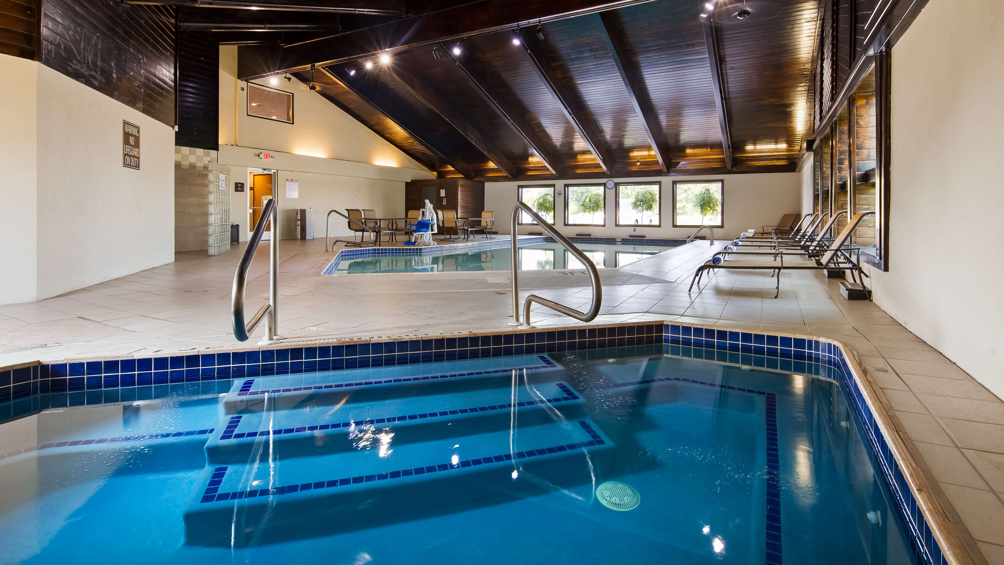 Best Western Plus Flint Airport Inn & Suites