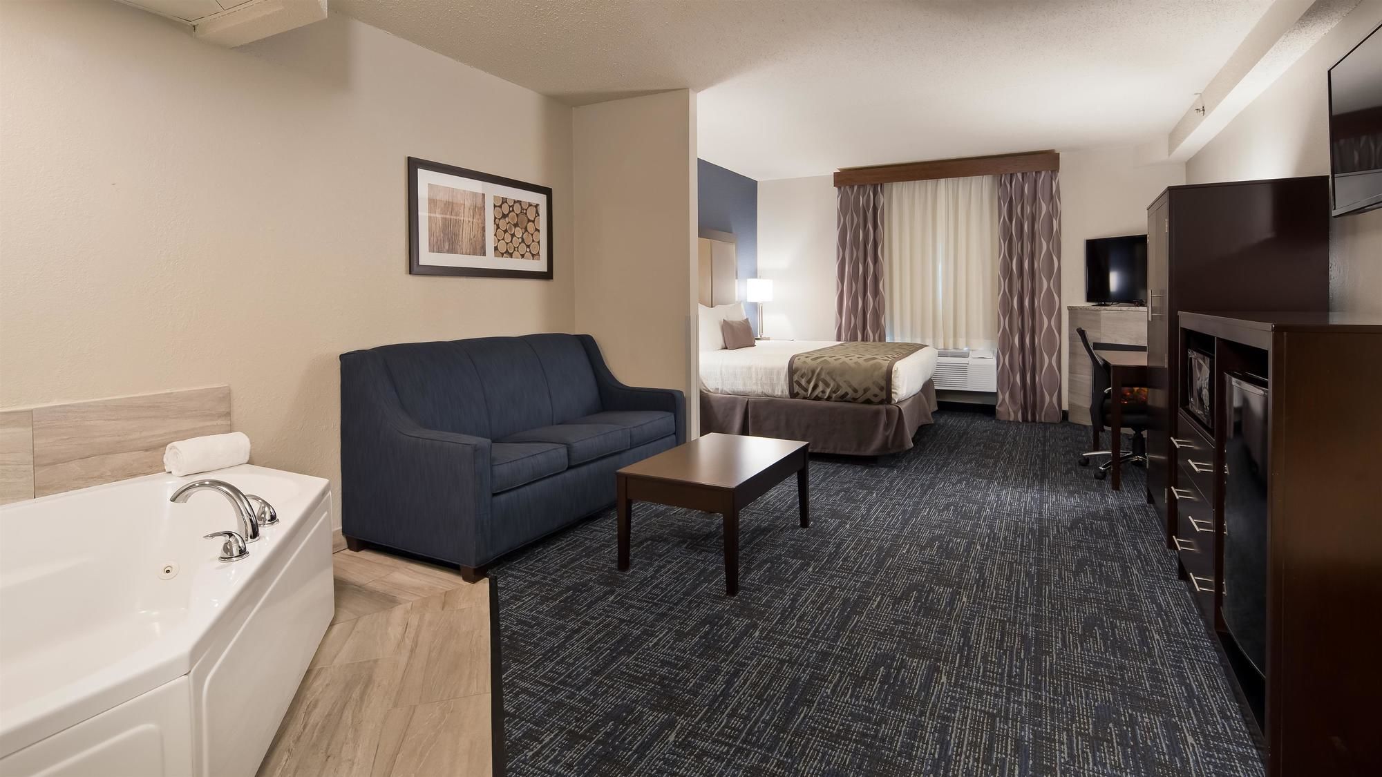 Best Western Plus Flint Airport Inn & Suites