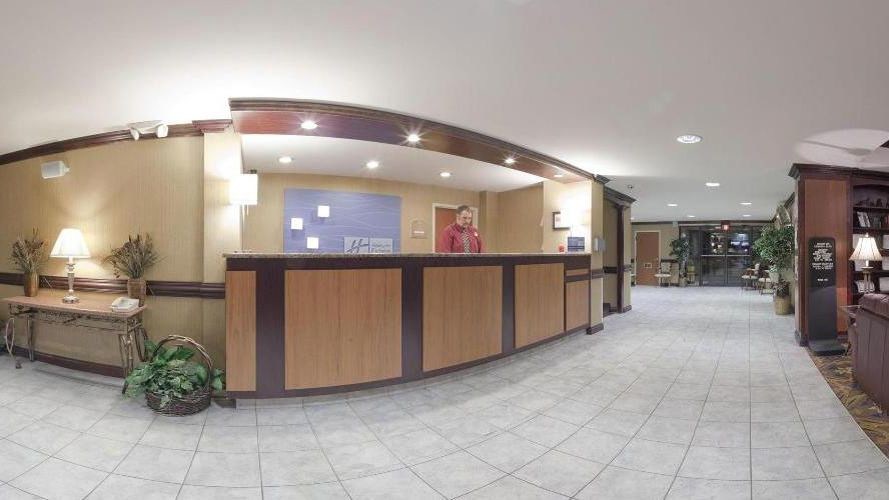 Holiday Inn Express Flint-Campus Area