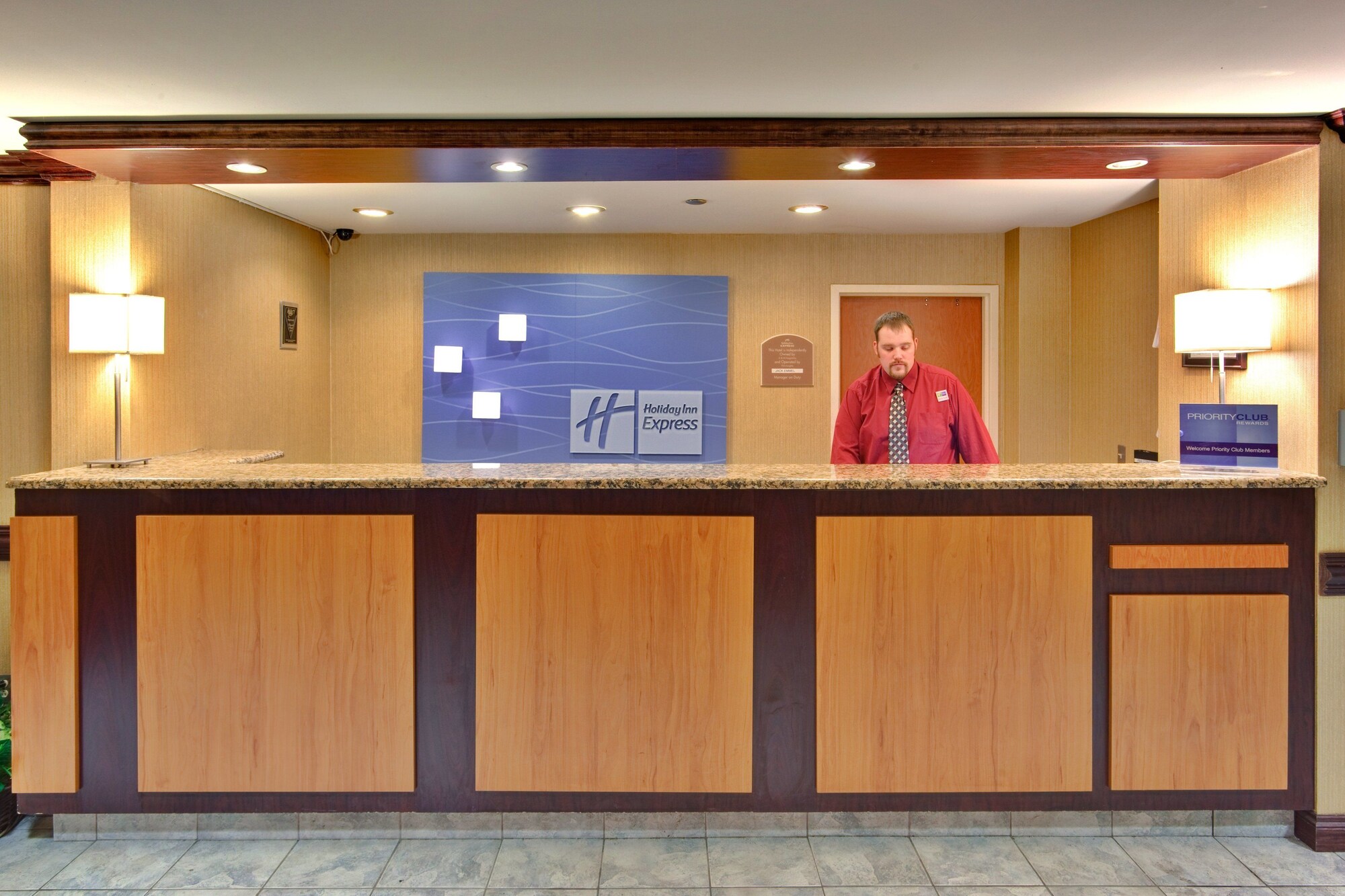 Holiday Inn Express Flint-Campus Area