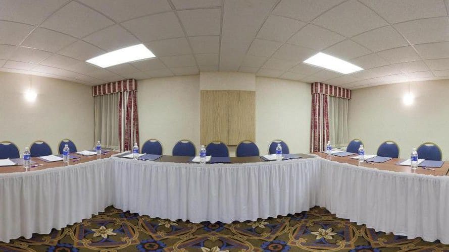 Holiday Inn Express Flint-Campus Area