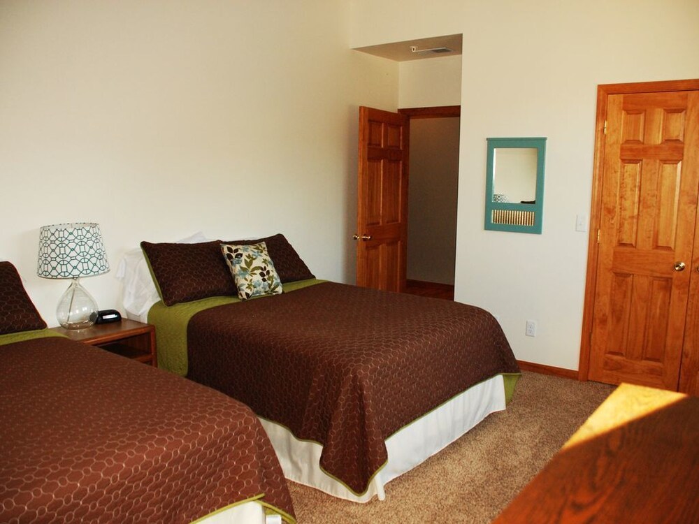 Betsie Harbor Lodging