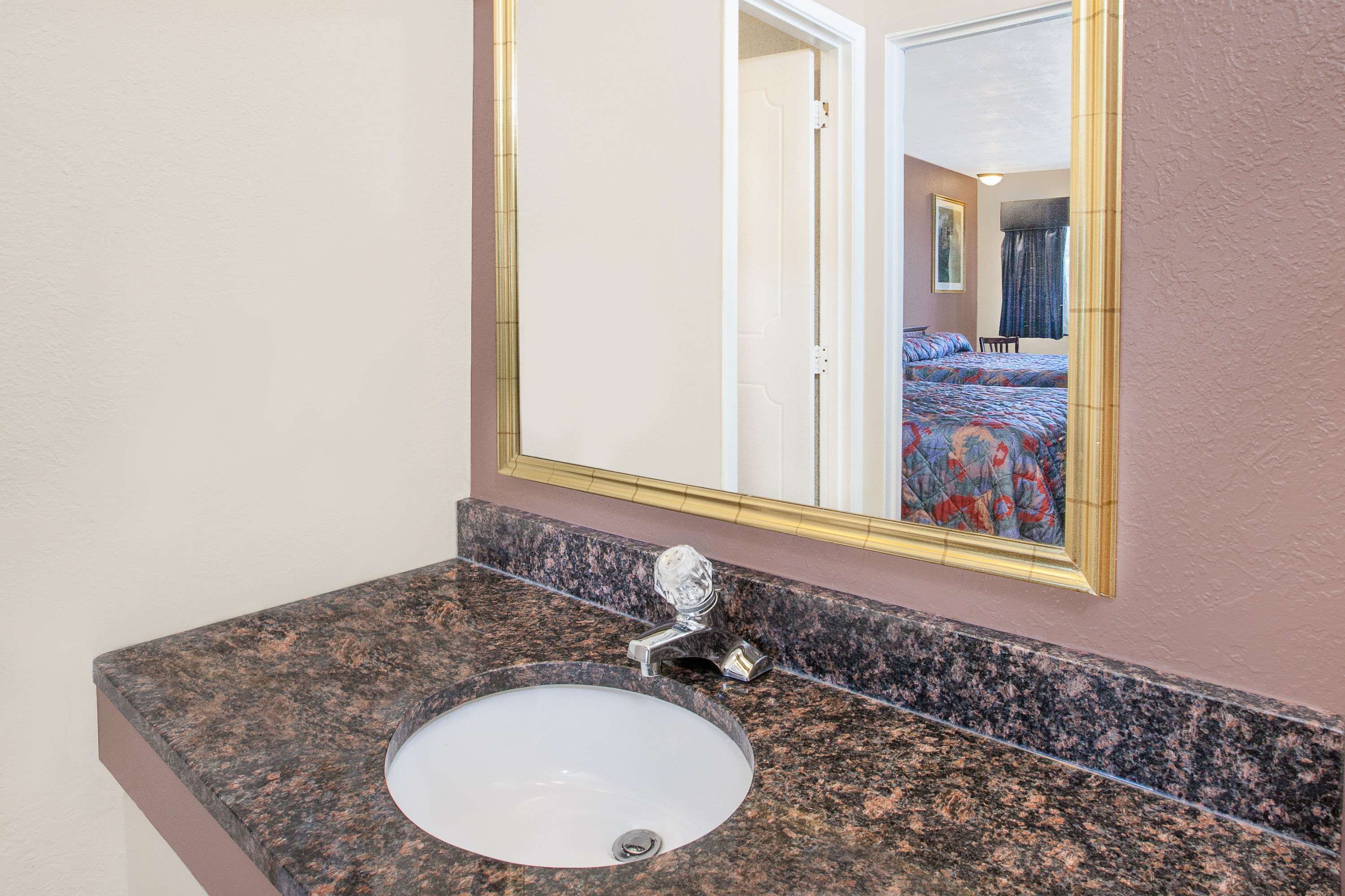 Knights Inn Grand Blanc