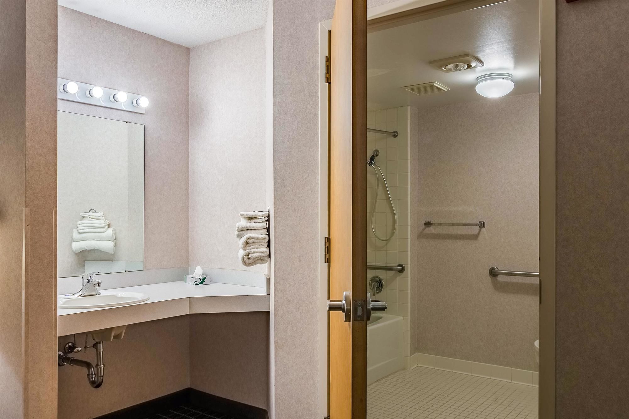 Motel 6 Grand Rapids Mi - Northeast
