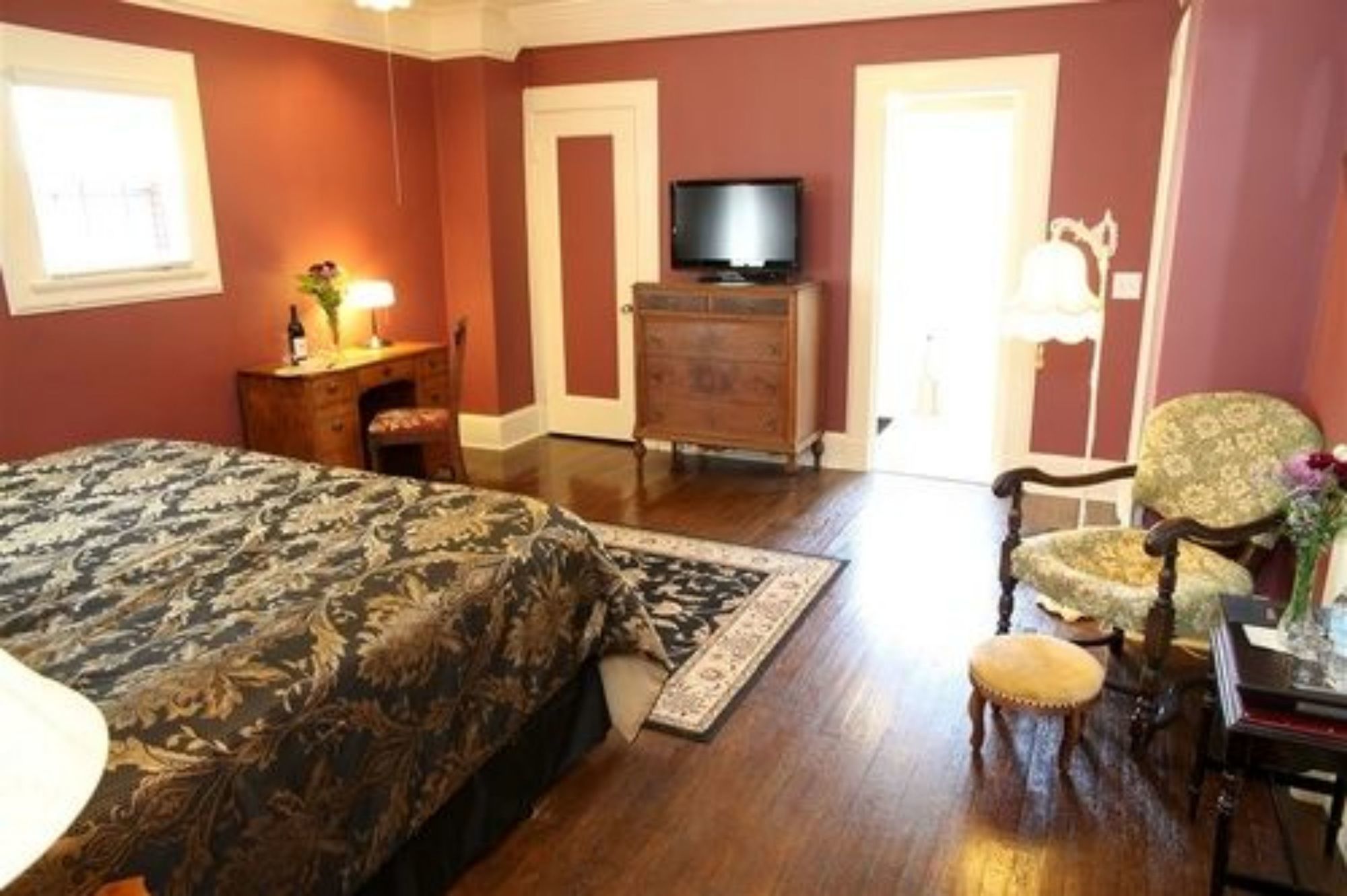 The Leonard at Logan House