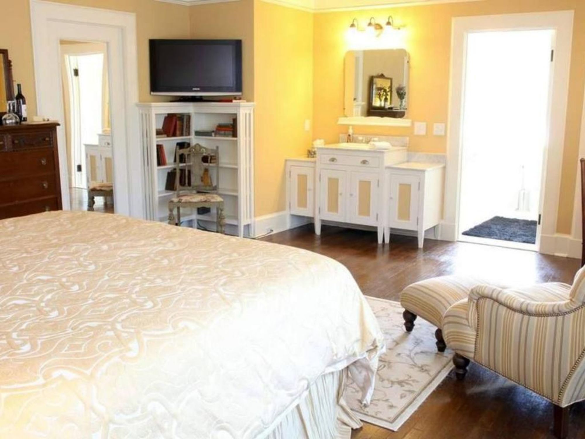 The Leonard at Logan House