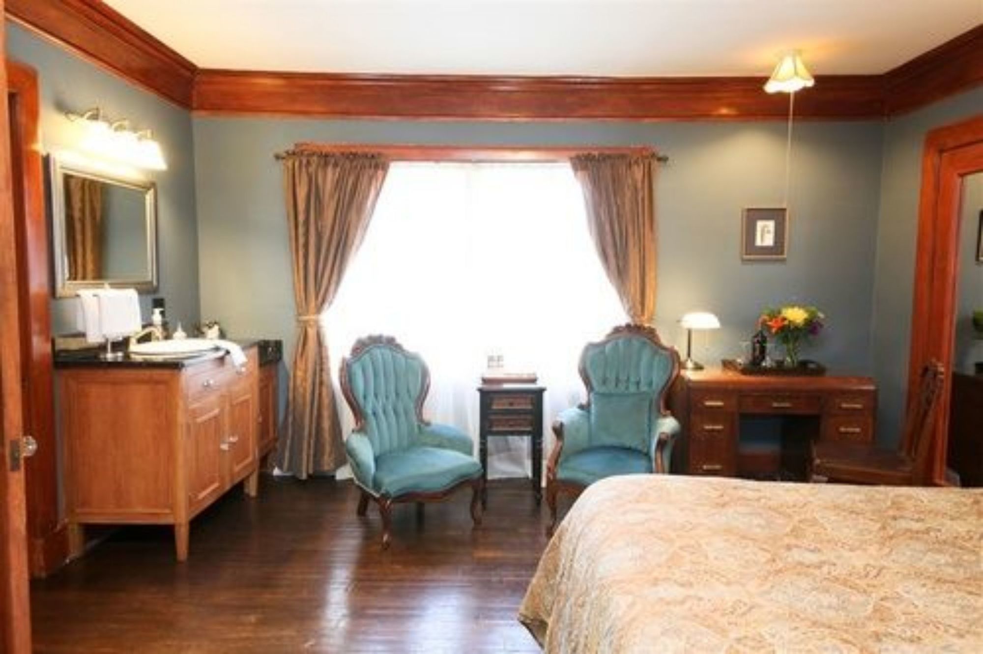 The Leonard at Logan House