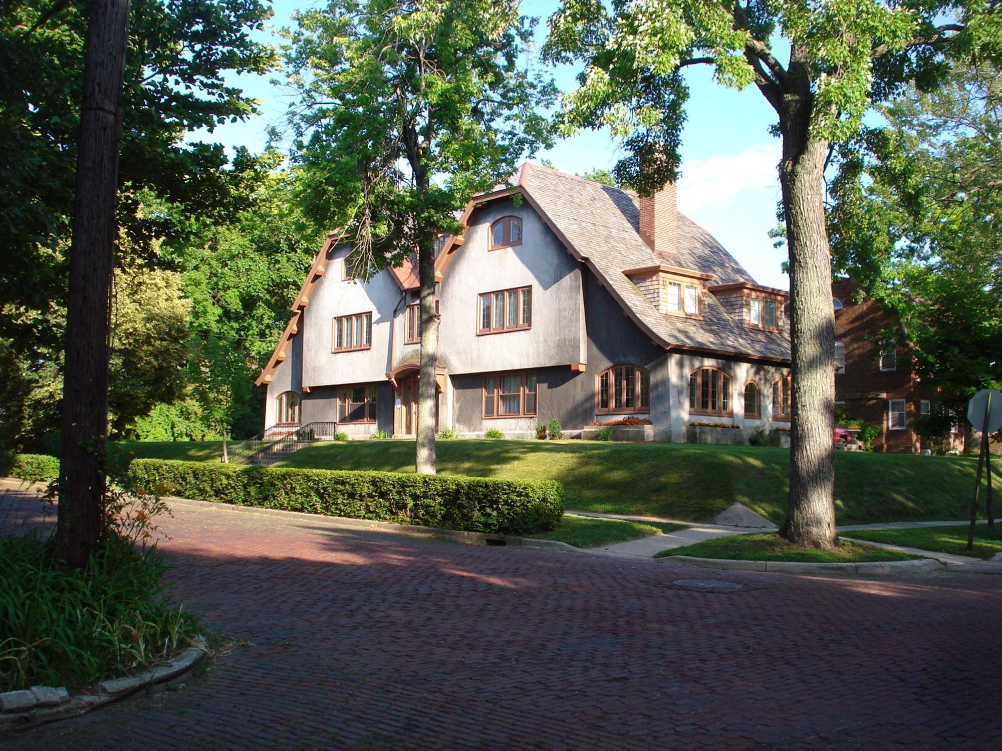 The Leonard at Logan House
