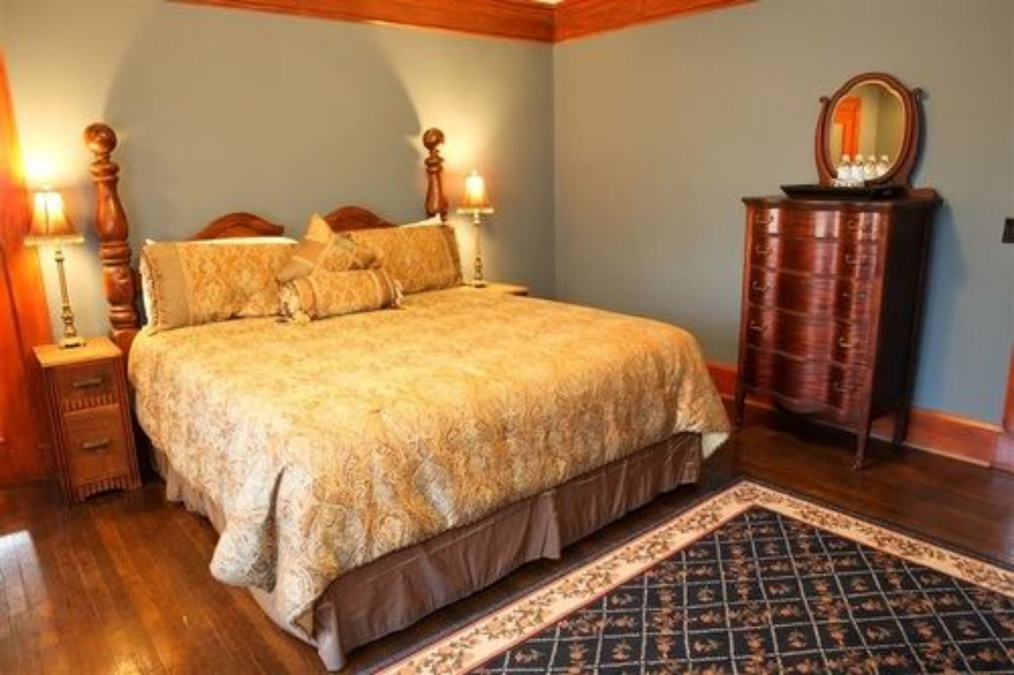 The Leonard at Logan House