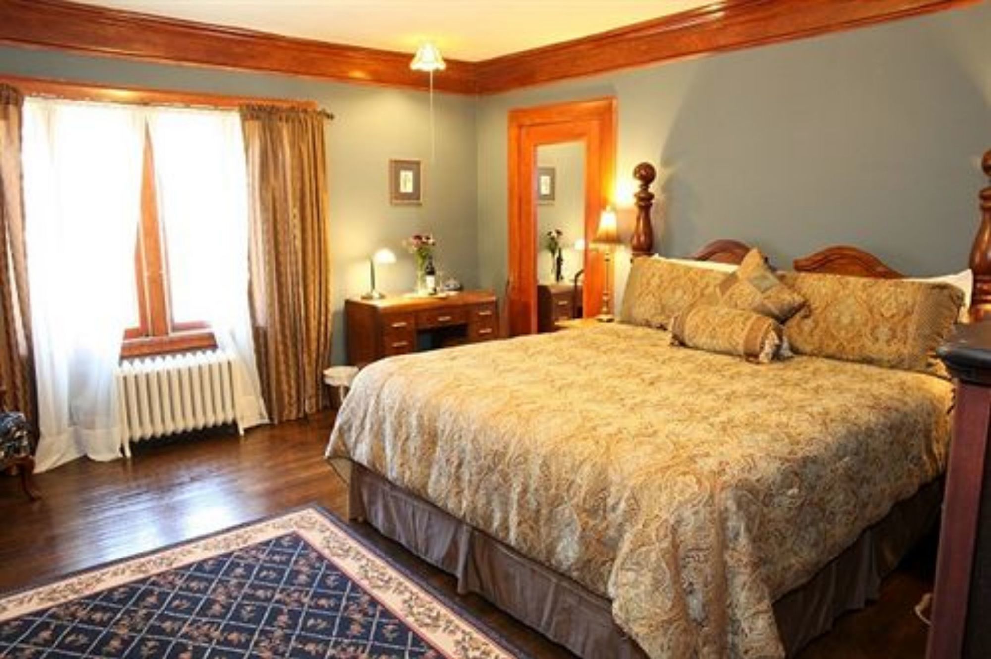 The Leonard at Logan House