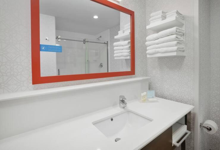 Hampton Inn & Suites Grandville Grand Rapids South