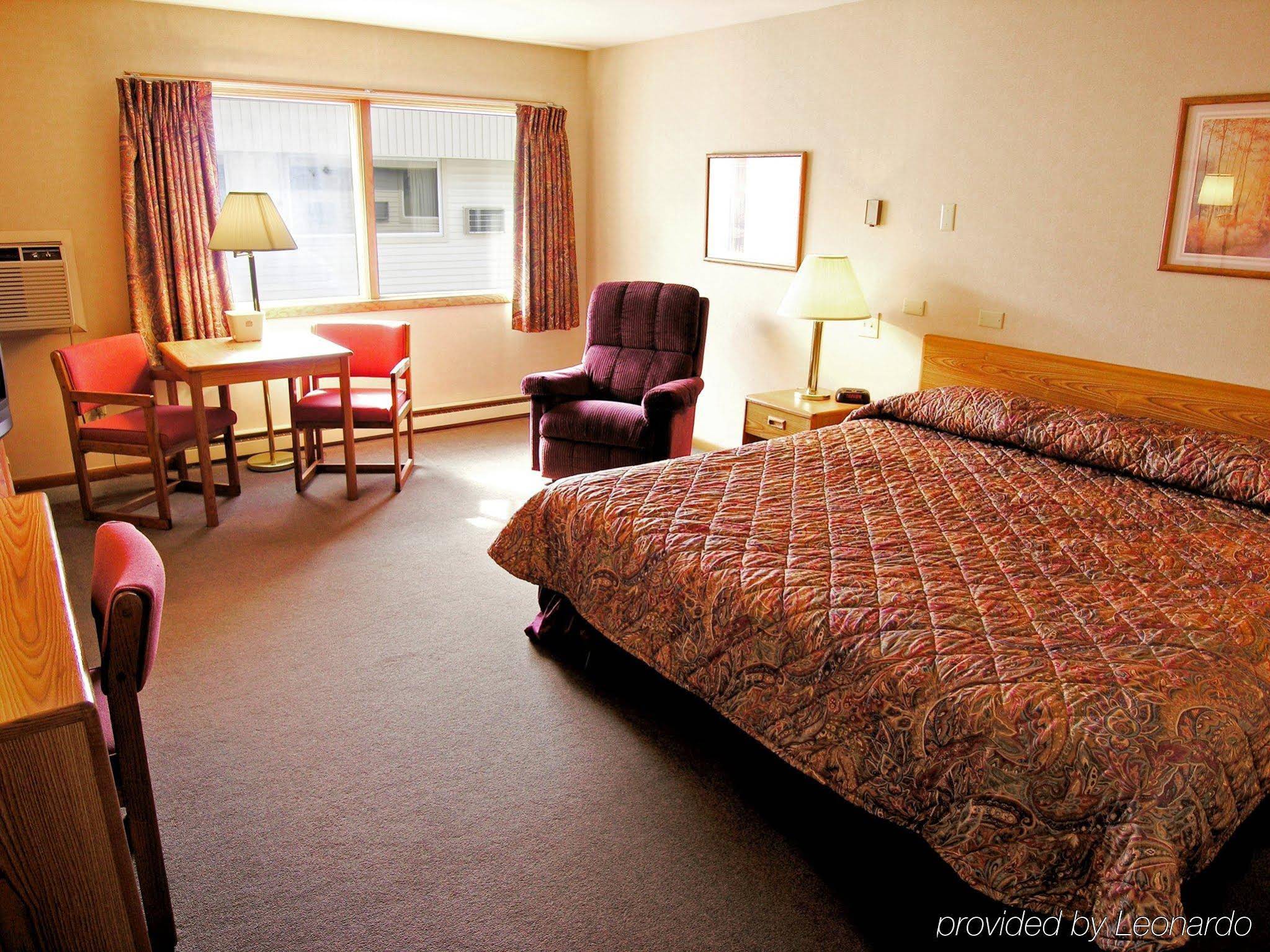 Magnuson Hotel Copper Crown