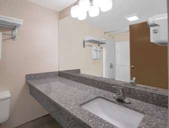 Days Inn by Wyndham Hillsdale