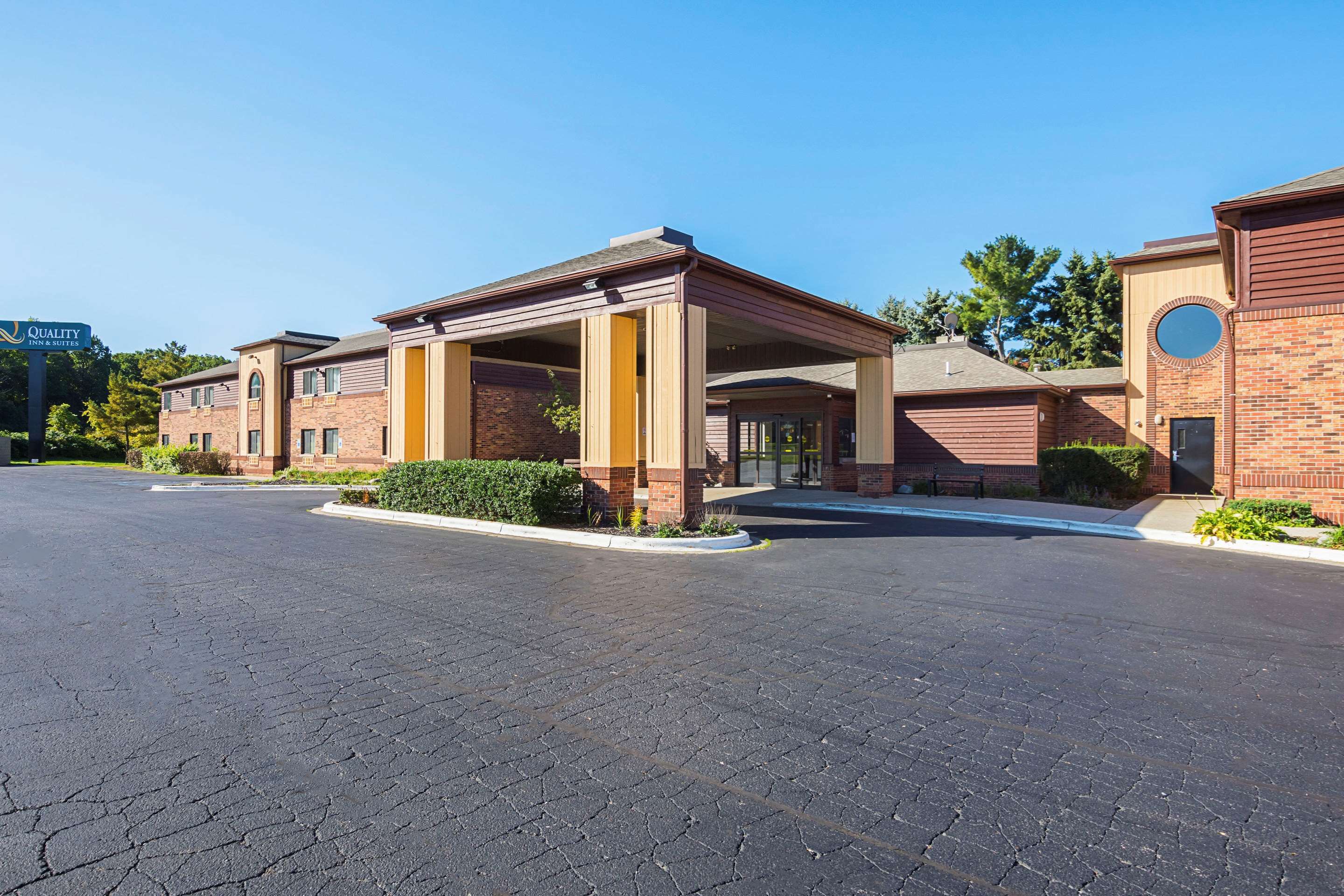 Quality Inn & Suites