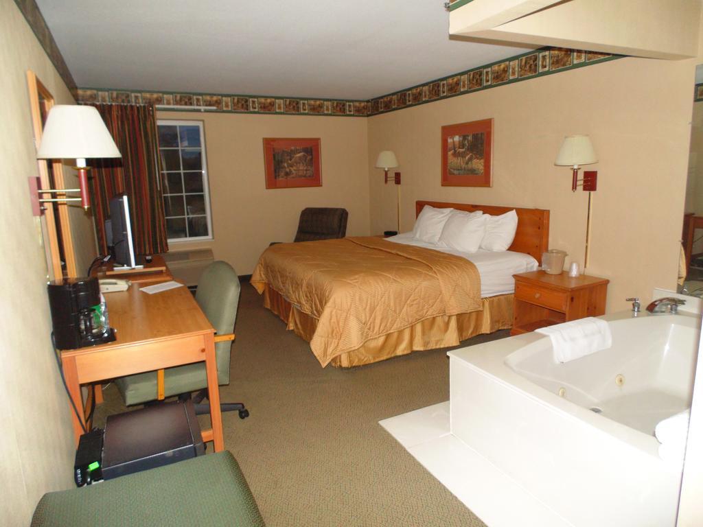 American Inn & Suites