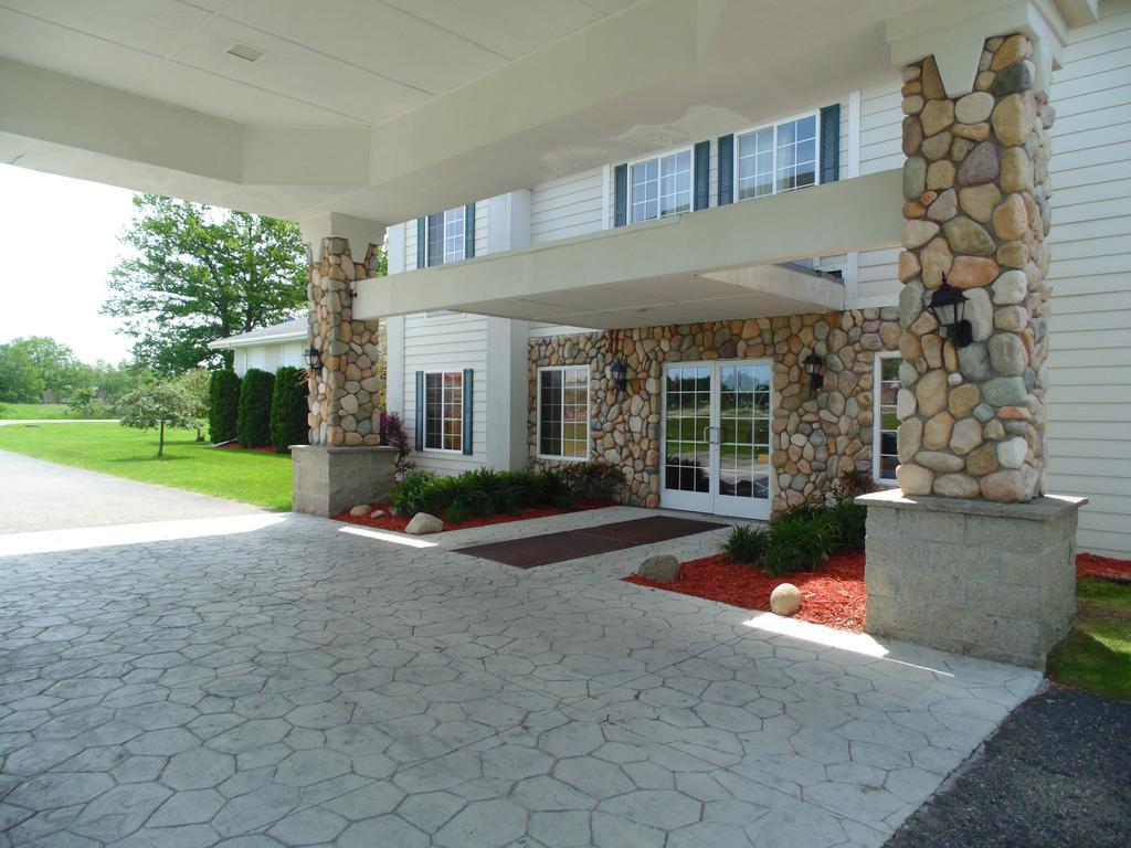 American Inn & Suites