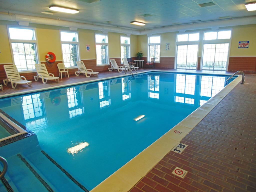 American Inn & Suites