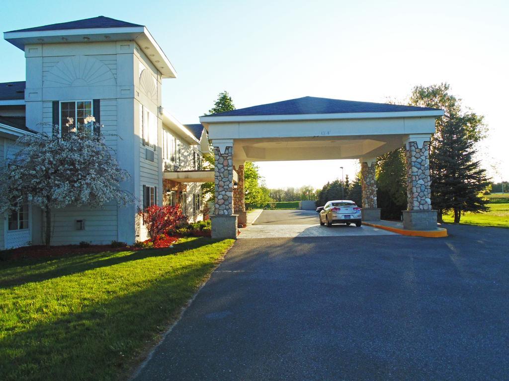 American Inn & Suites