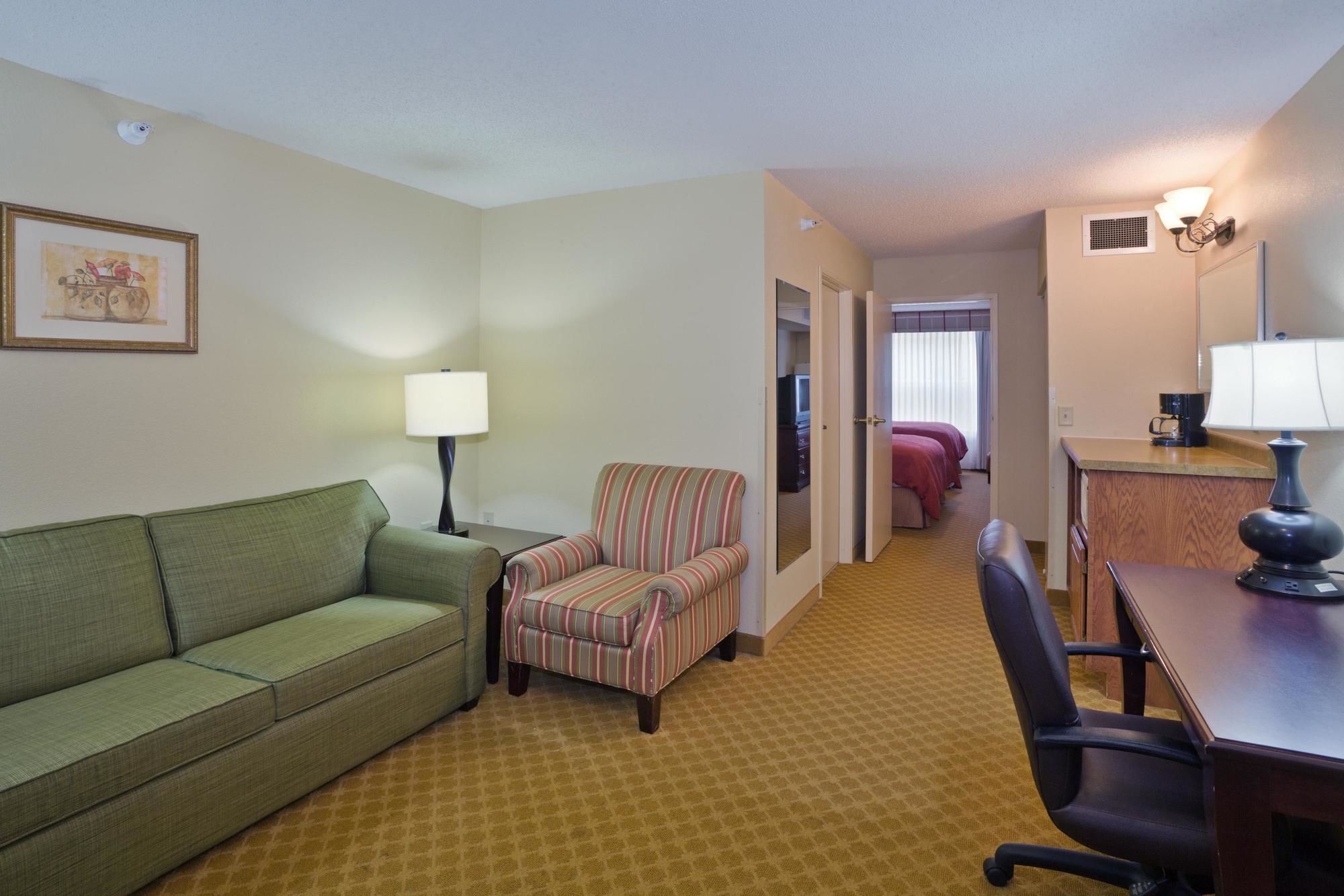 AmericInn by Wyndham Iron Mountain