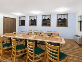 Days Inn by Wyndham Iron Mountain