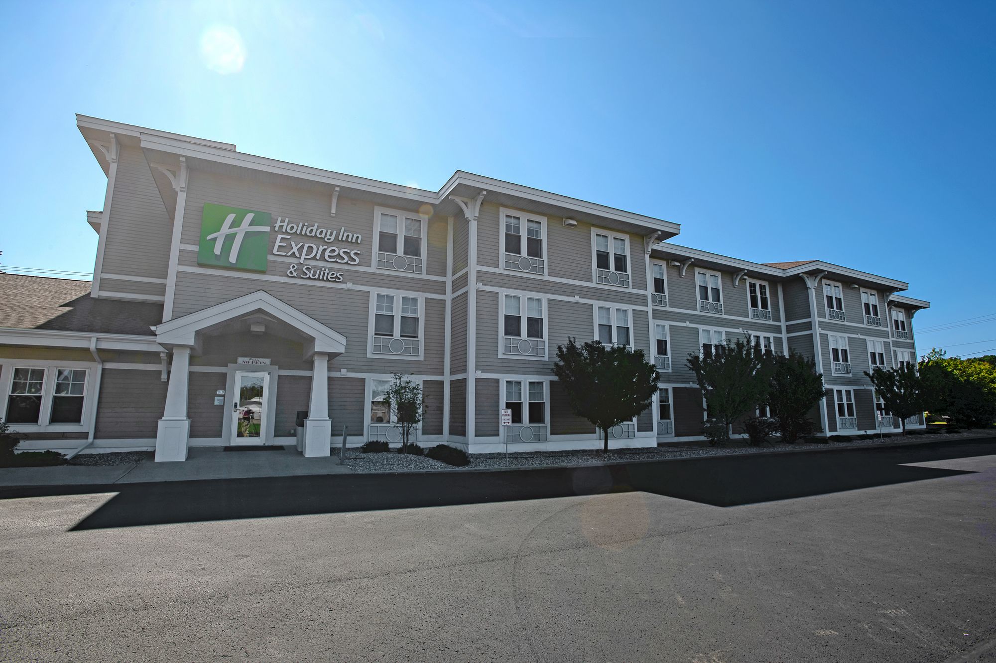 Holiday Inn Express Hotel & Suites Iron Mountain