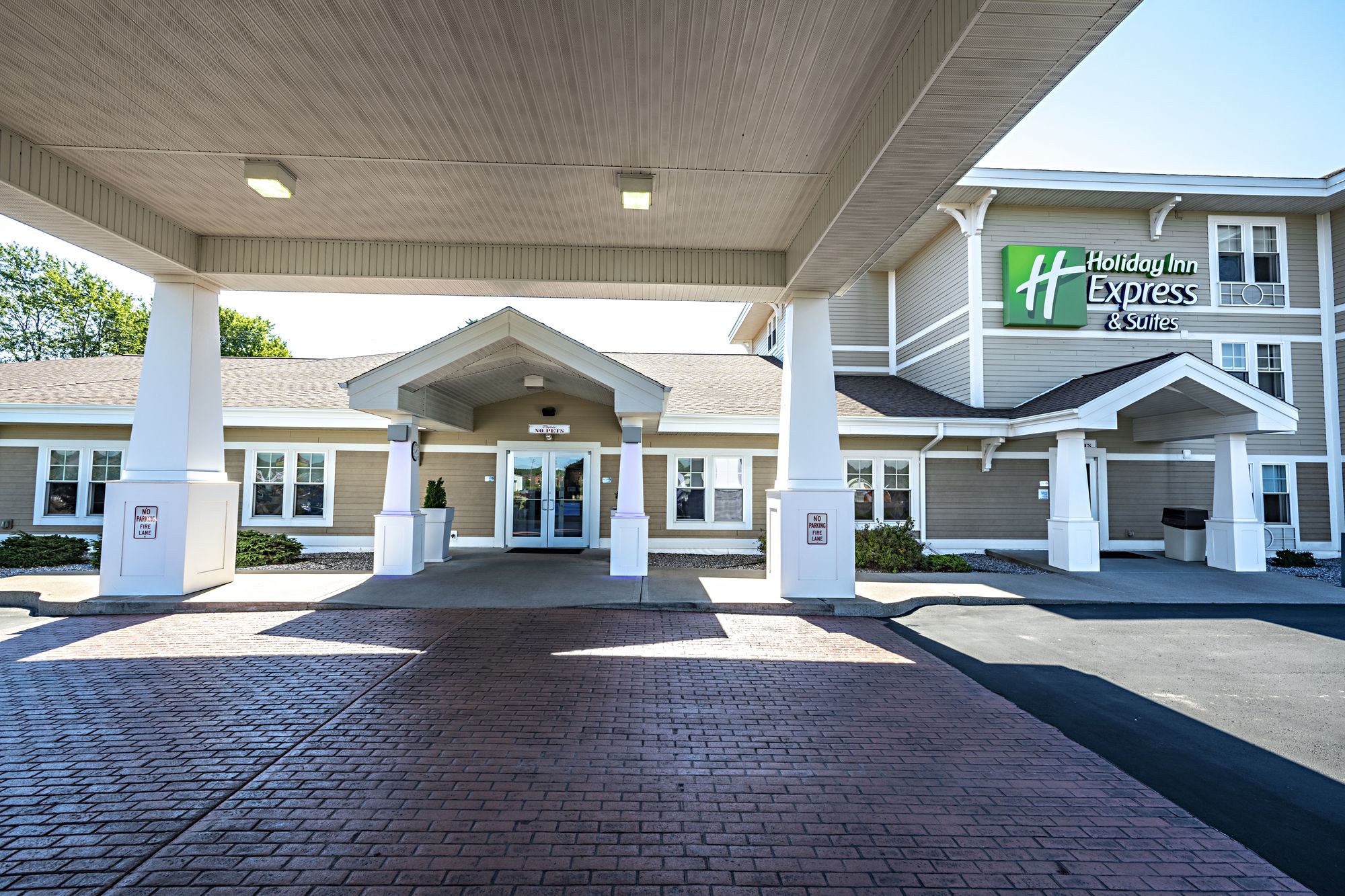 Holiday Inn Express Hotel & Suites Iron Mountain