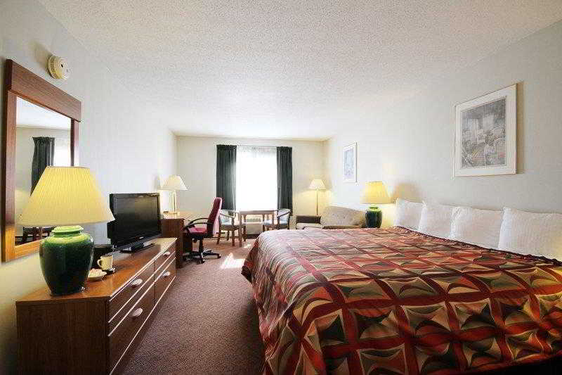 Magnuson Hotel Country Inn