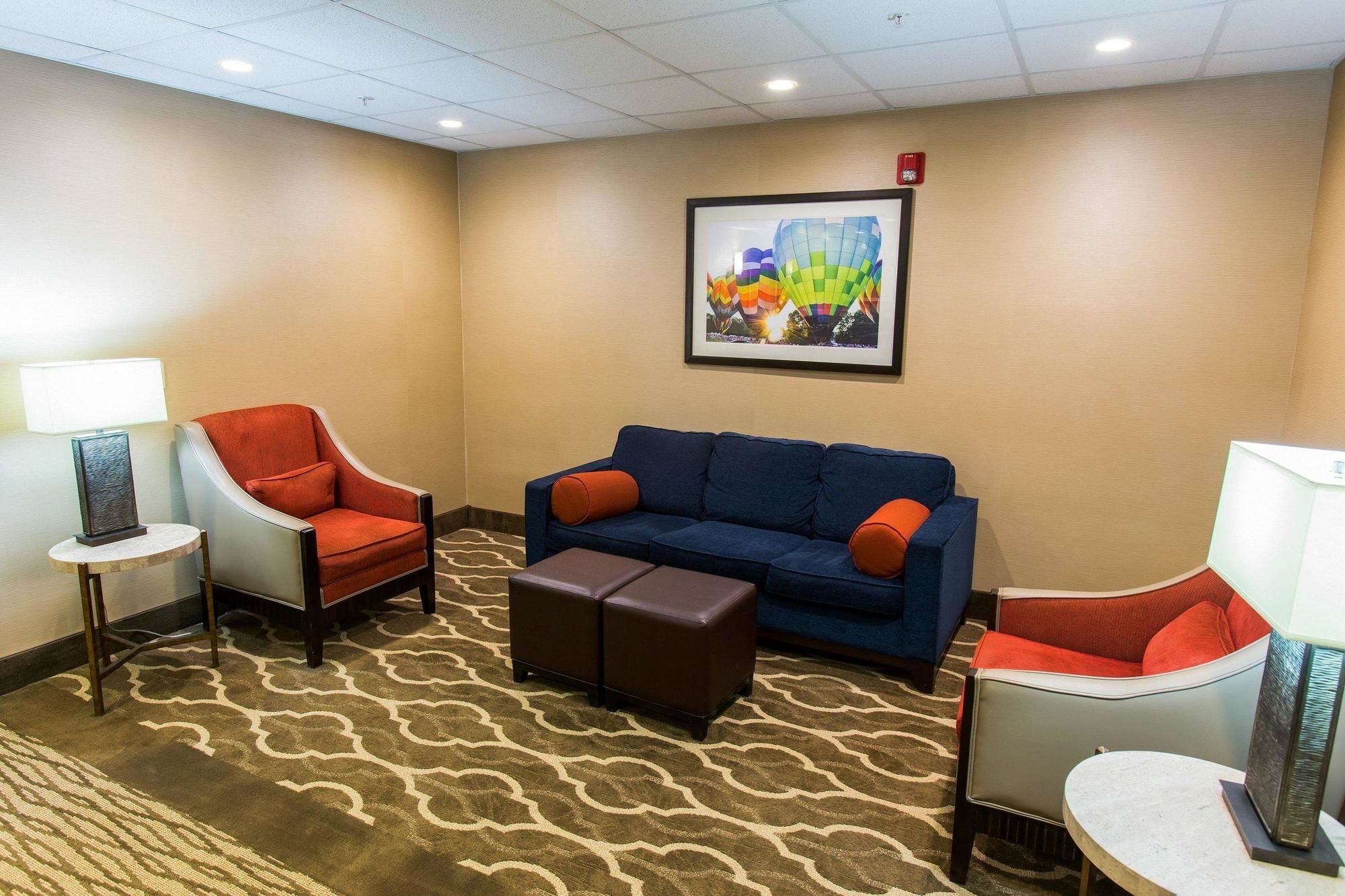 Comfort Inn & Suites