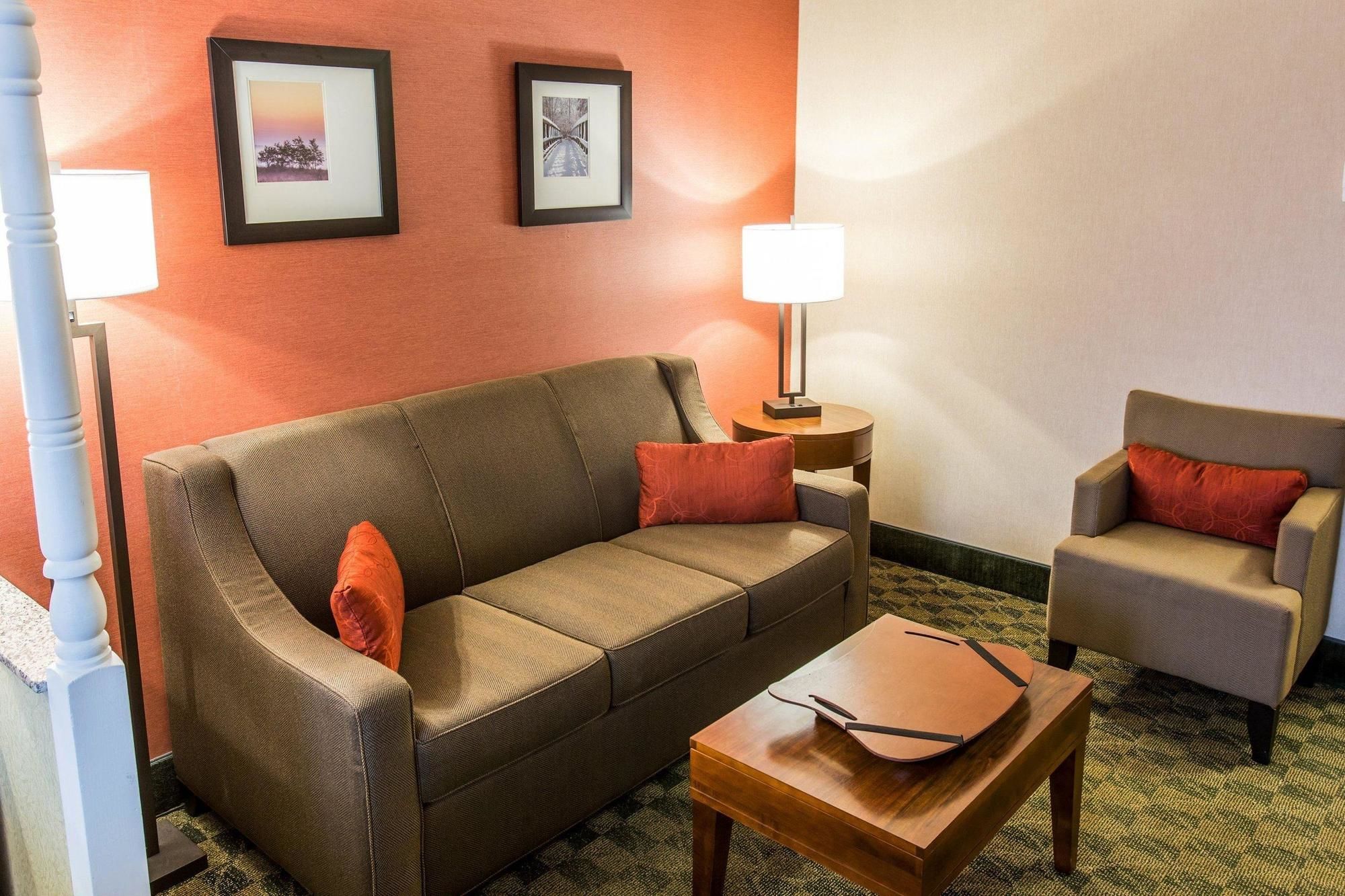 Comfort Inn & Suites