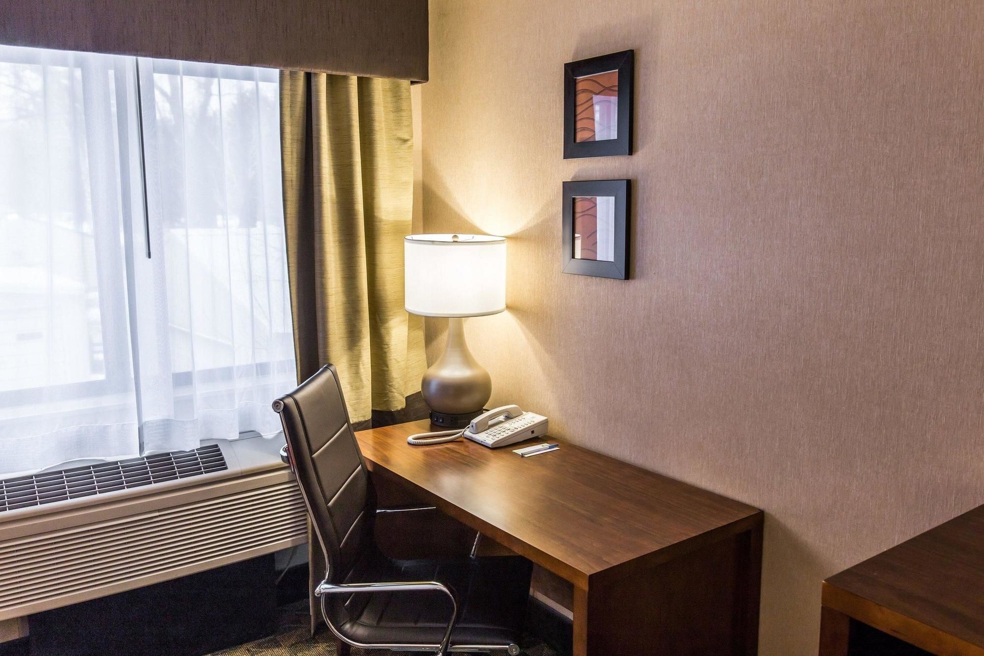 Comfort Inn & Suites