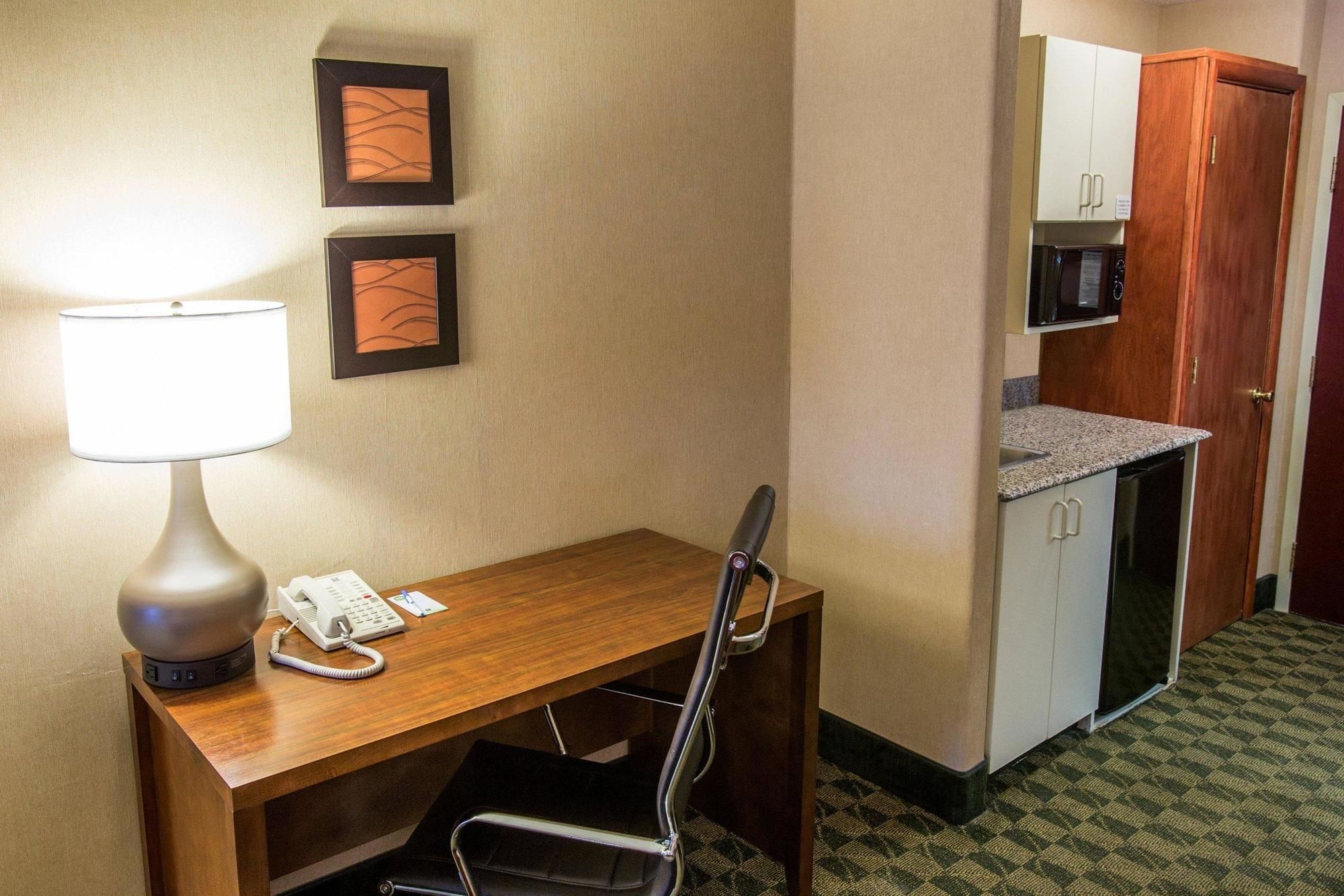Comfort Inn & Suites