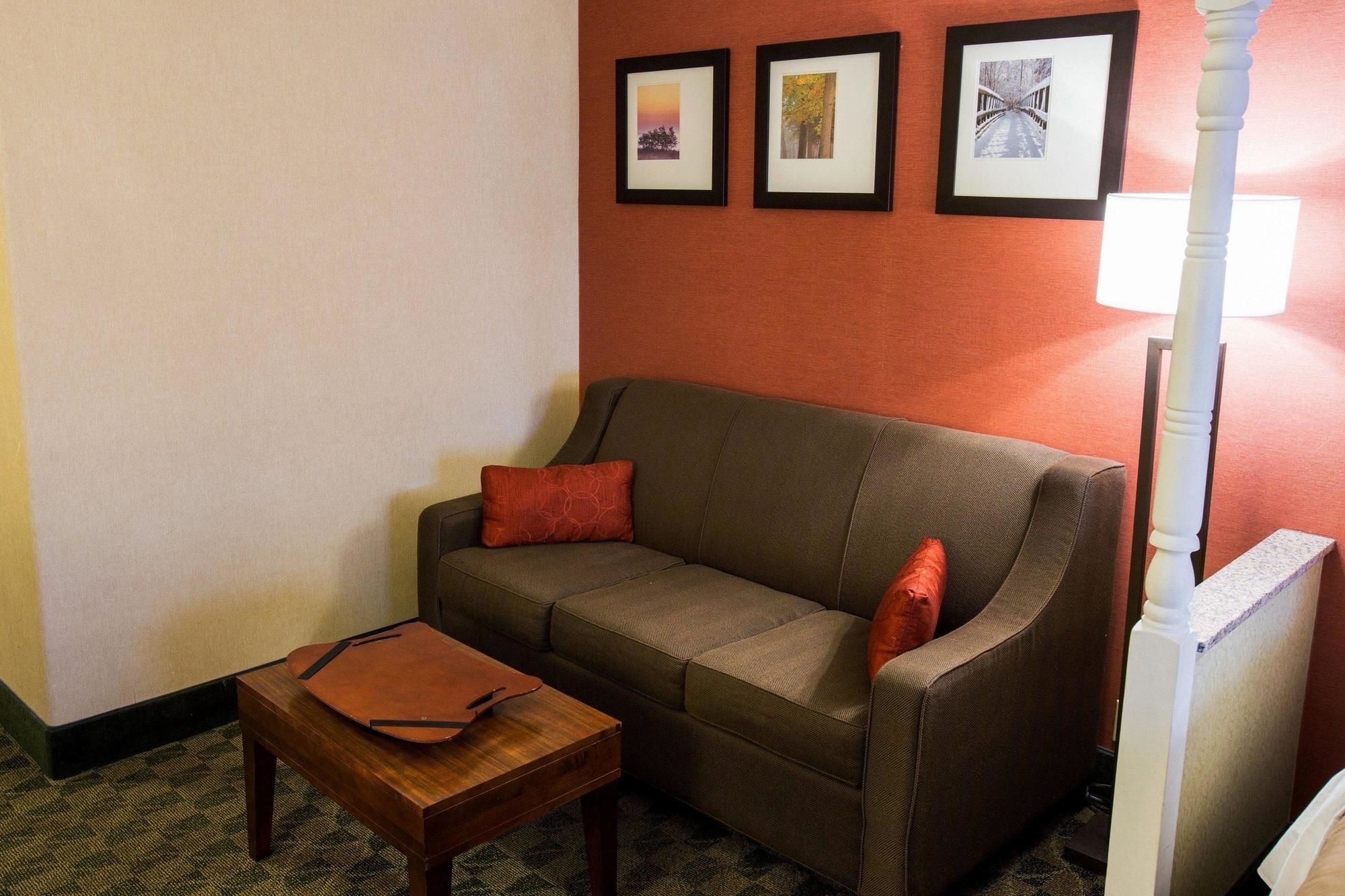 Comfort Inn & Suites