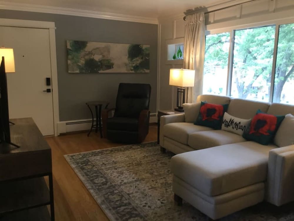 Kara's Kottages @Lakeway