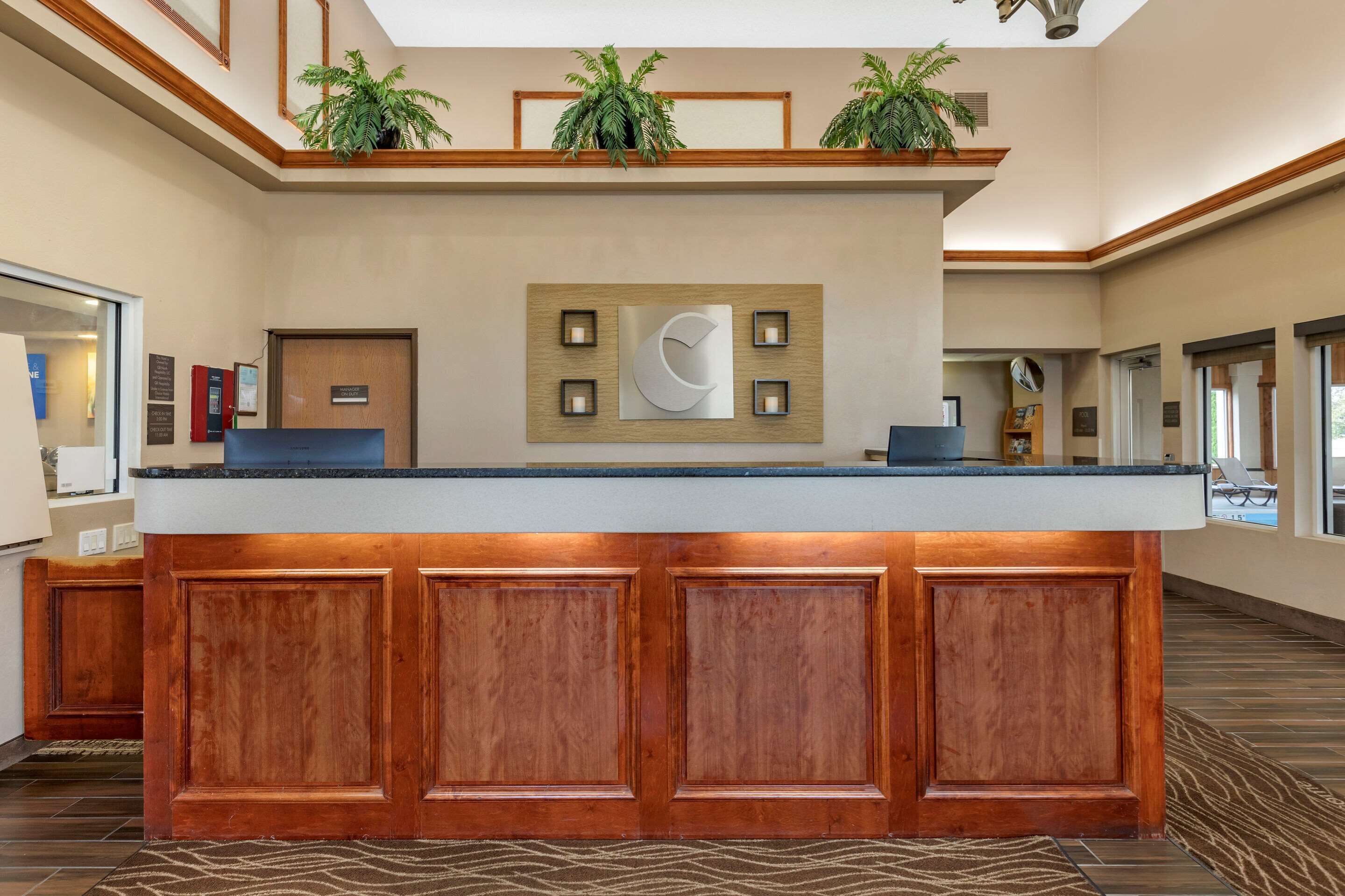 Comfort Inn & Suites Dimondale - Lansing