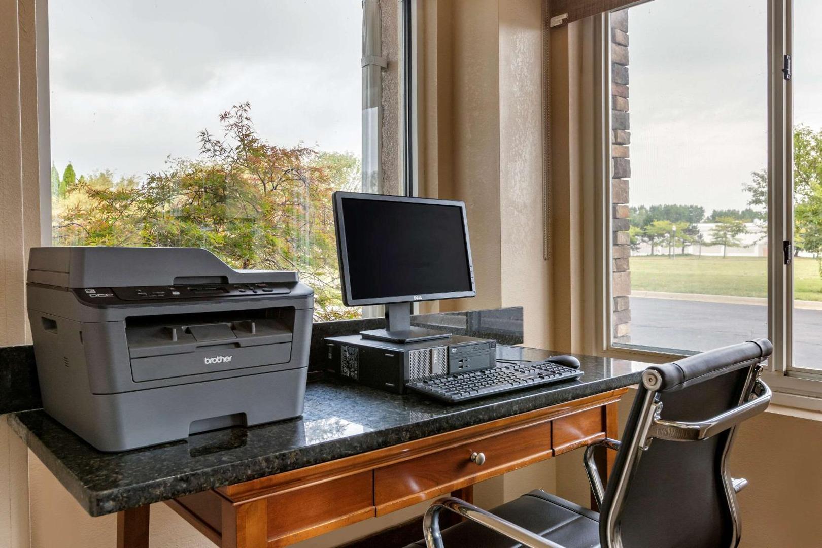 Comfort Inn & Suites Dimondale - Lansing