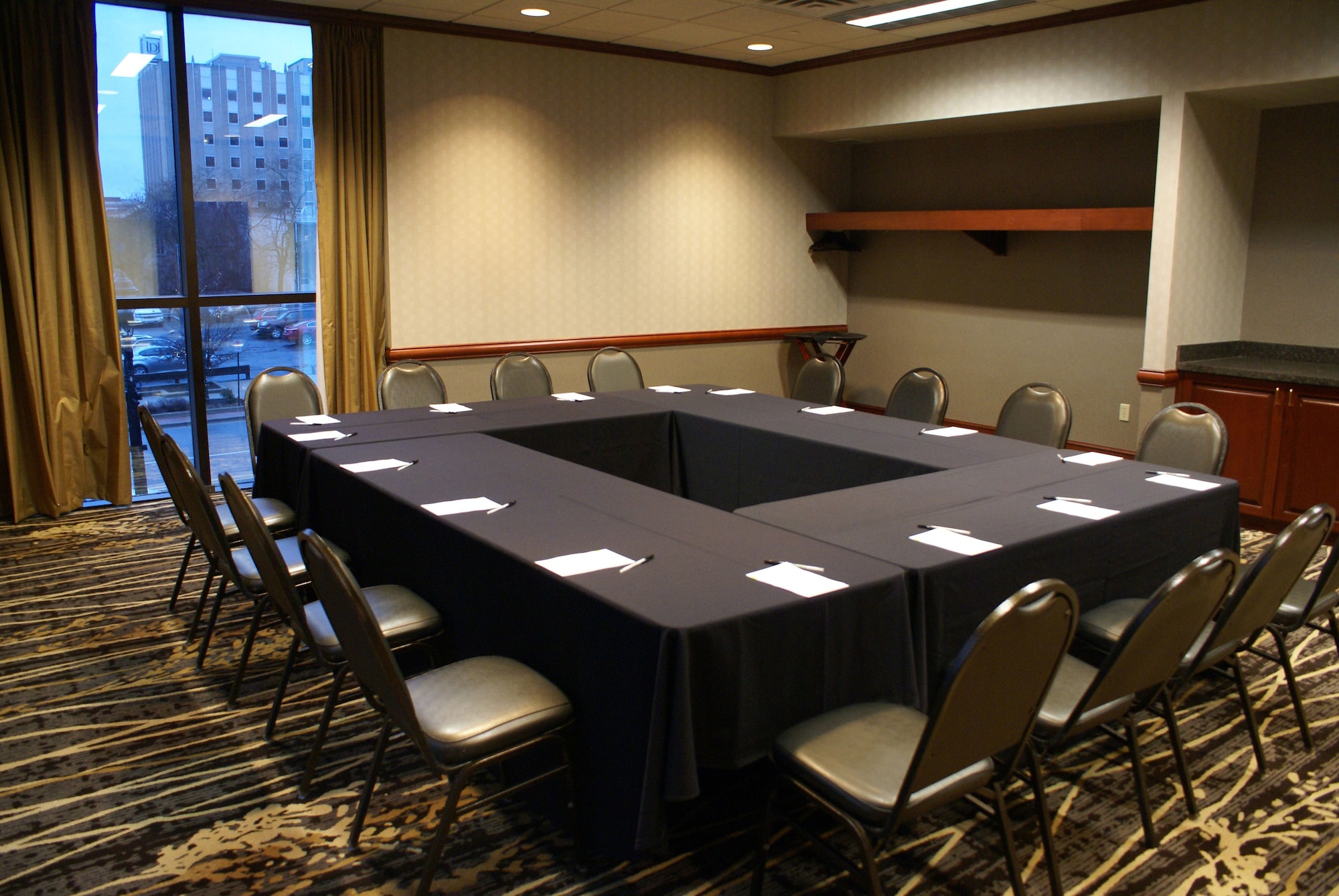 DoubleTree by Hilton Lansing