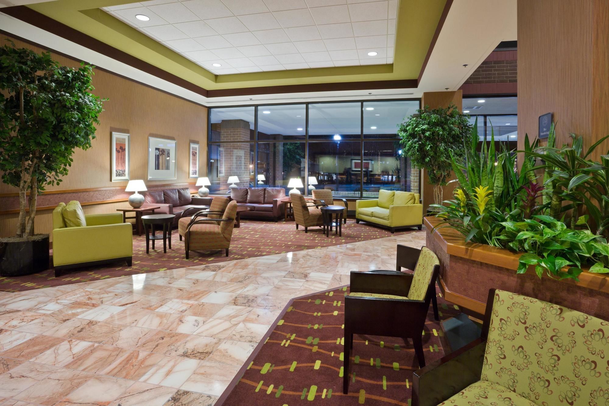 DoubleTree by Hilton Lansing