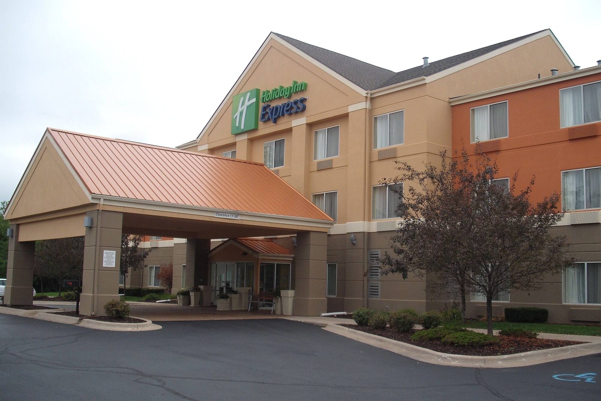 Holiday Inn Express Lapeer