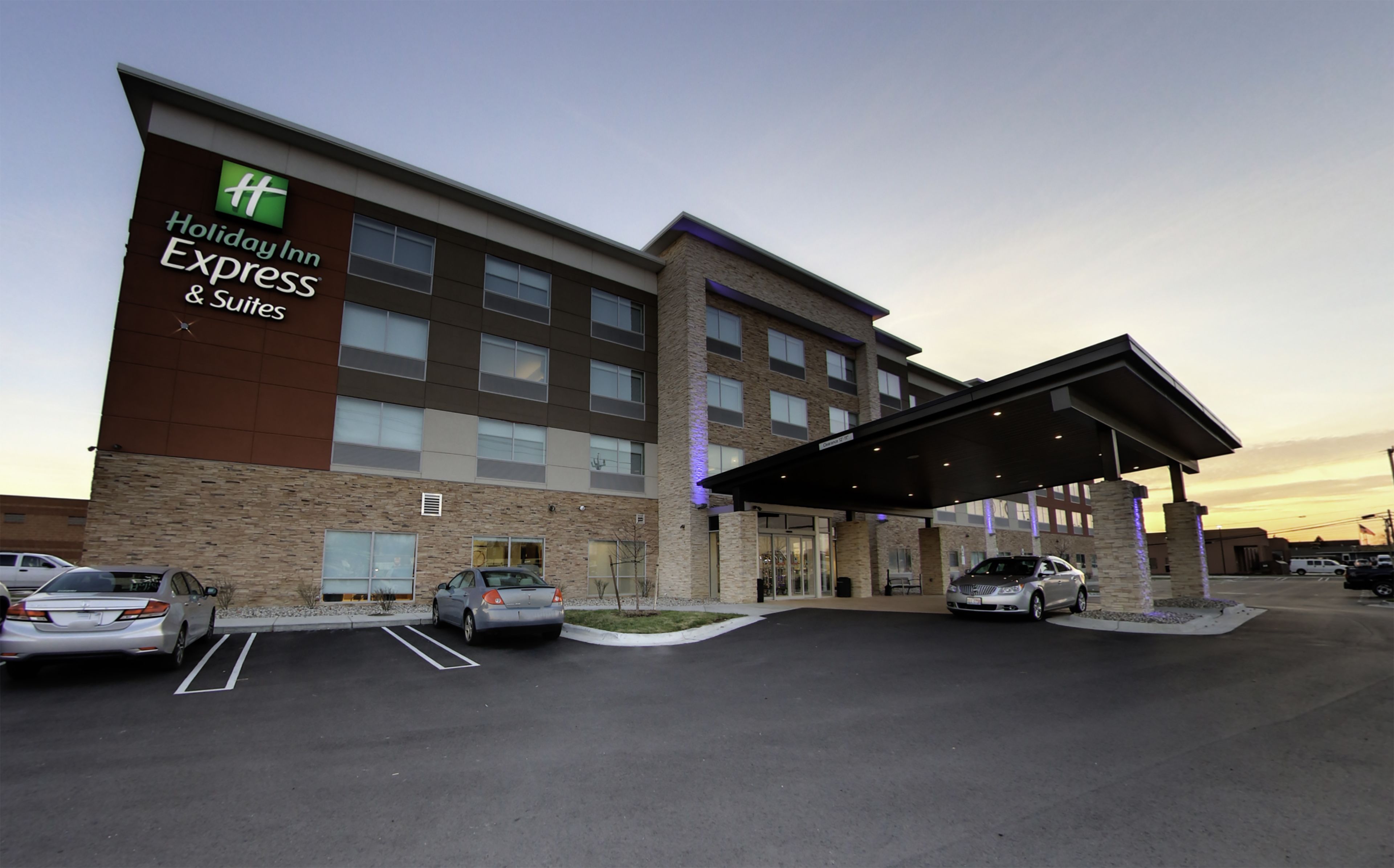 Holiday Inn Express and Suites Detroit Northwest - Livonia