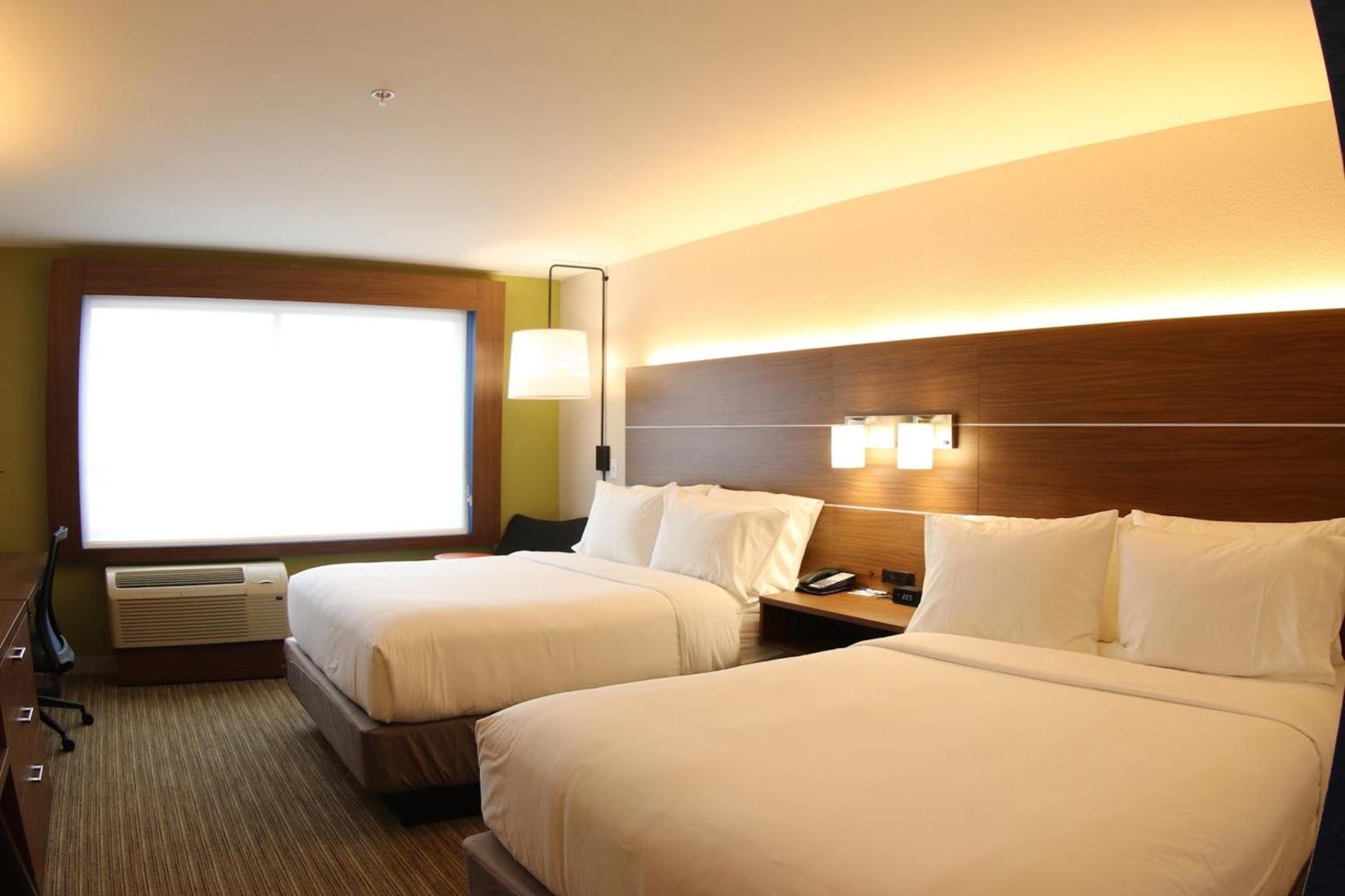 Holiday Inn Express and Suites Detroit Northwest - Livonia