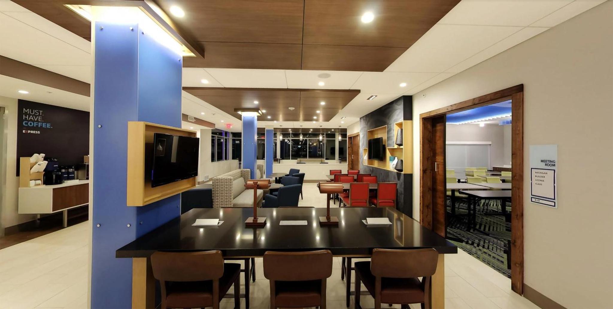 Holiday Inn Express and Suites Detroit Northwest - Livonia