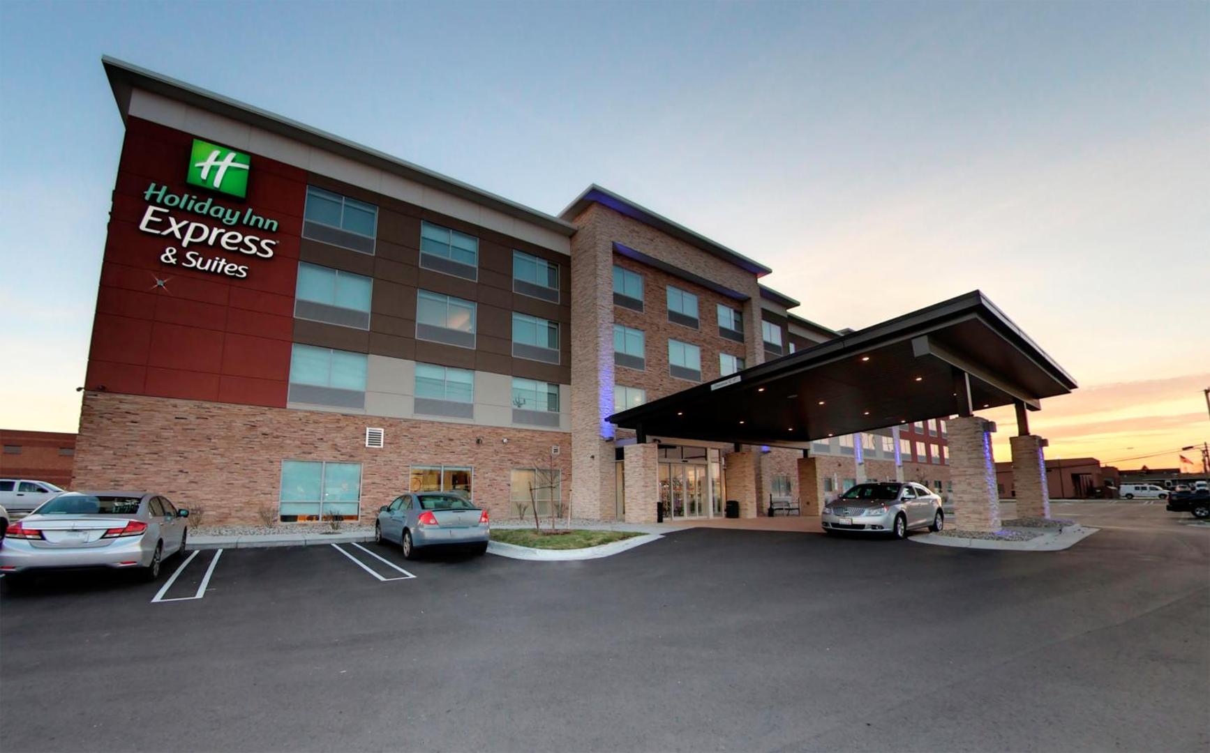 Holiday Inn Express and Suites Detroit Northwest - Livonia