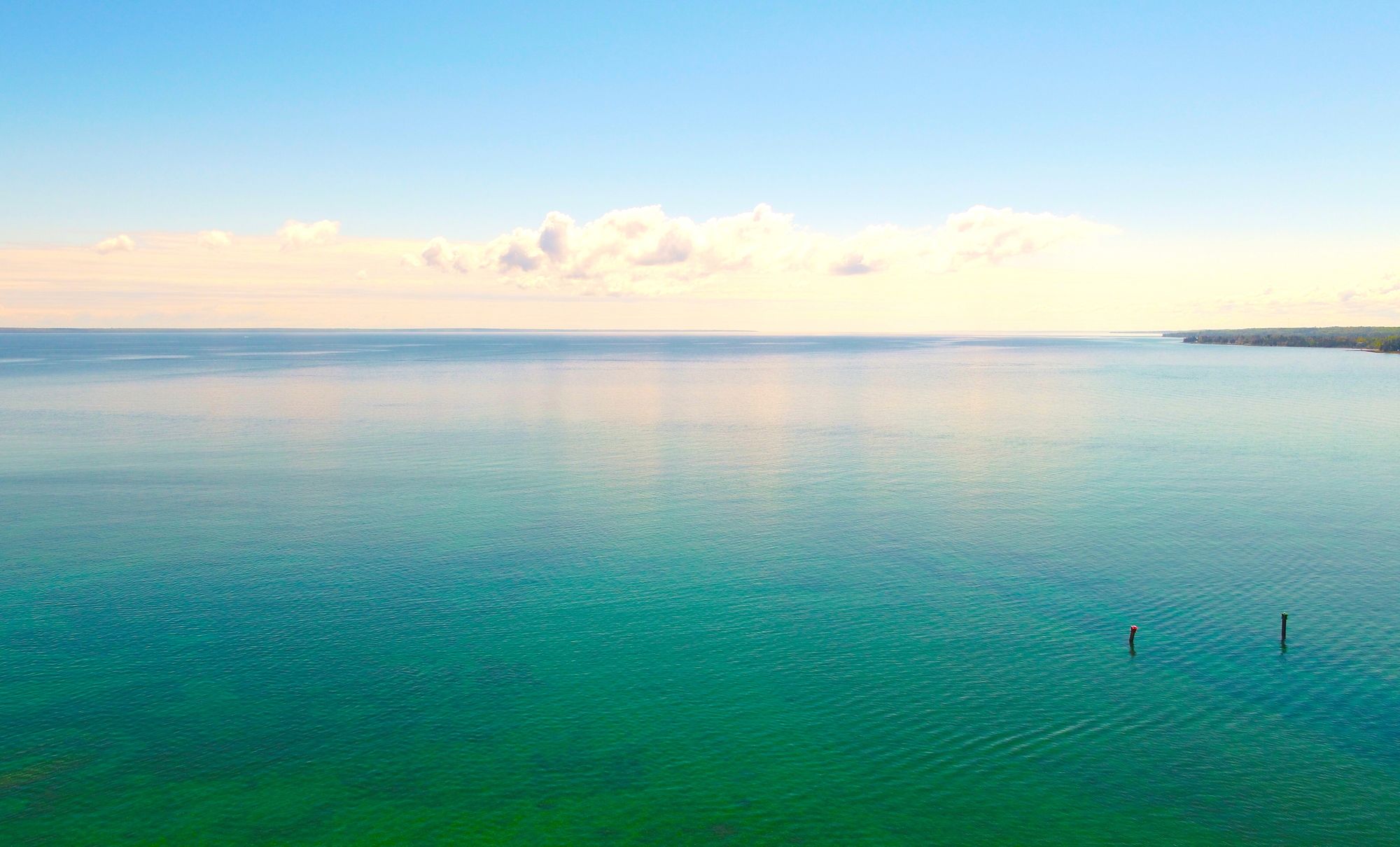 Days Inn by Wyndham Mackinaw City - Lakeview