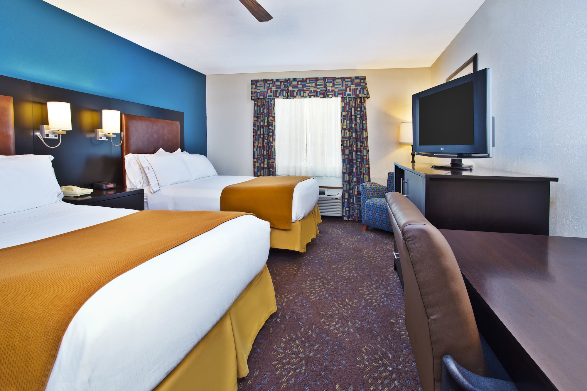 Holiday Inn Express Mackinaw City