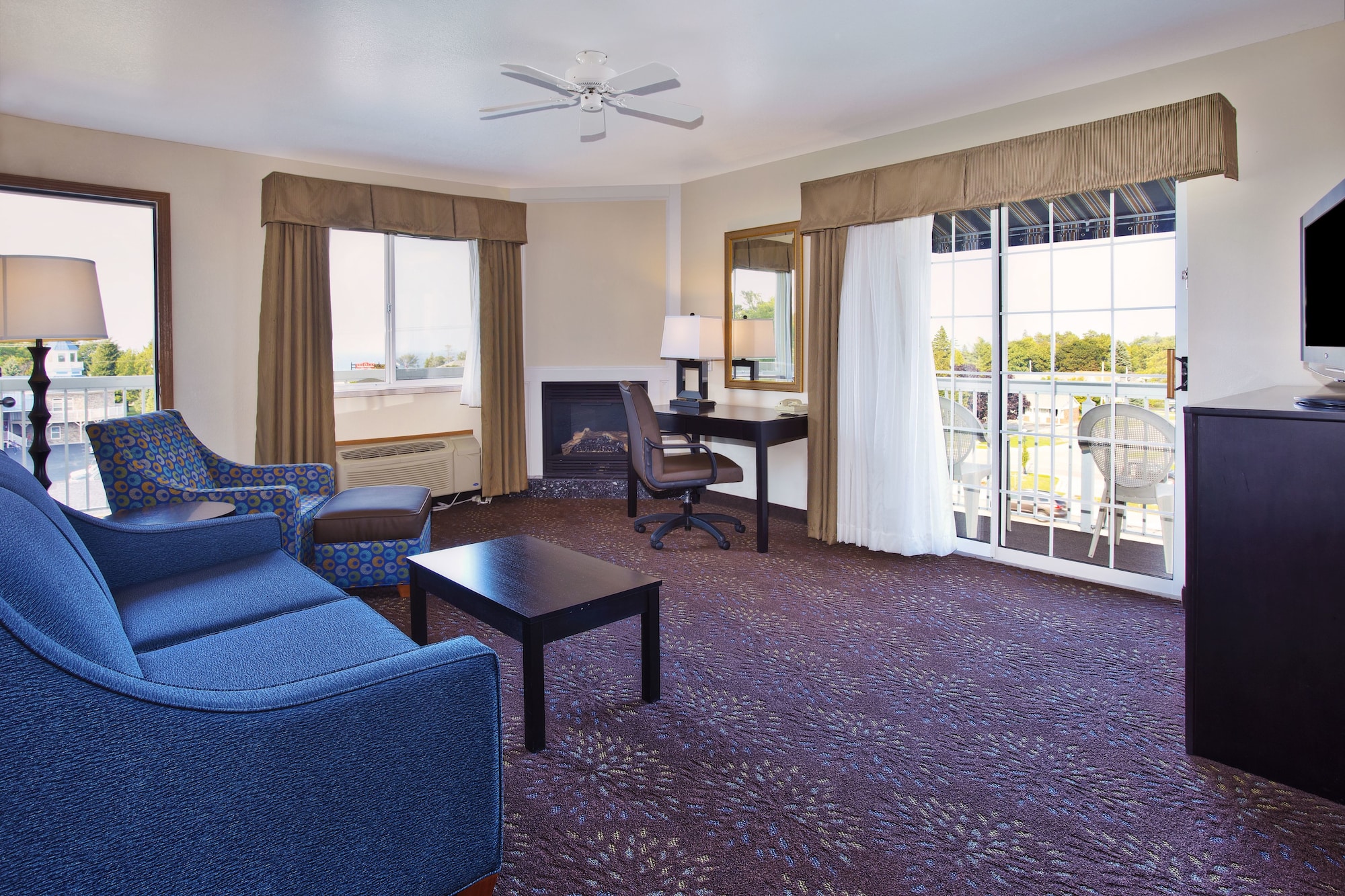 Holiday Inn Express Mackinaw City