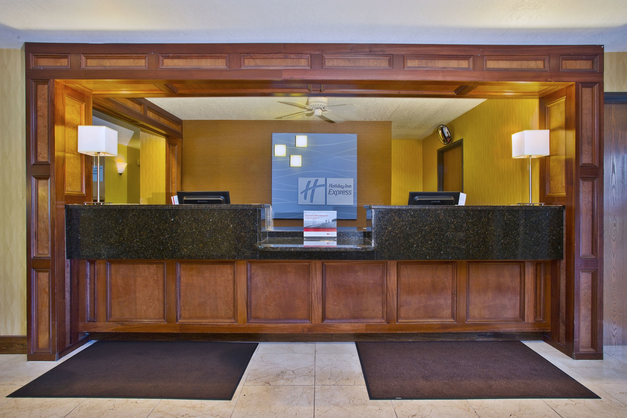 Holiday Inn Express Mackinaw City