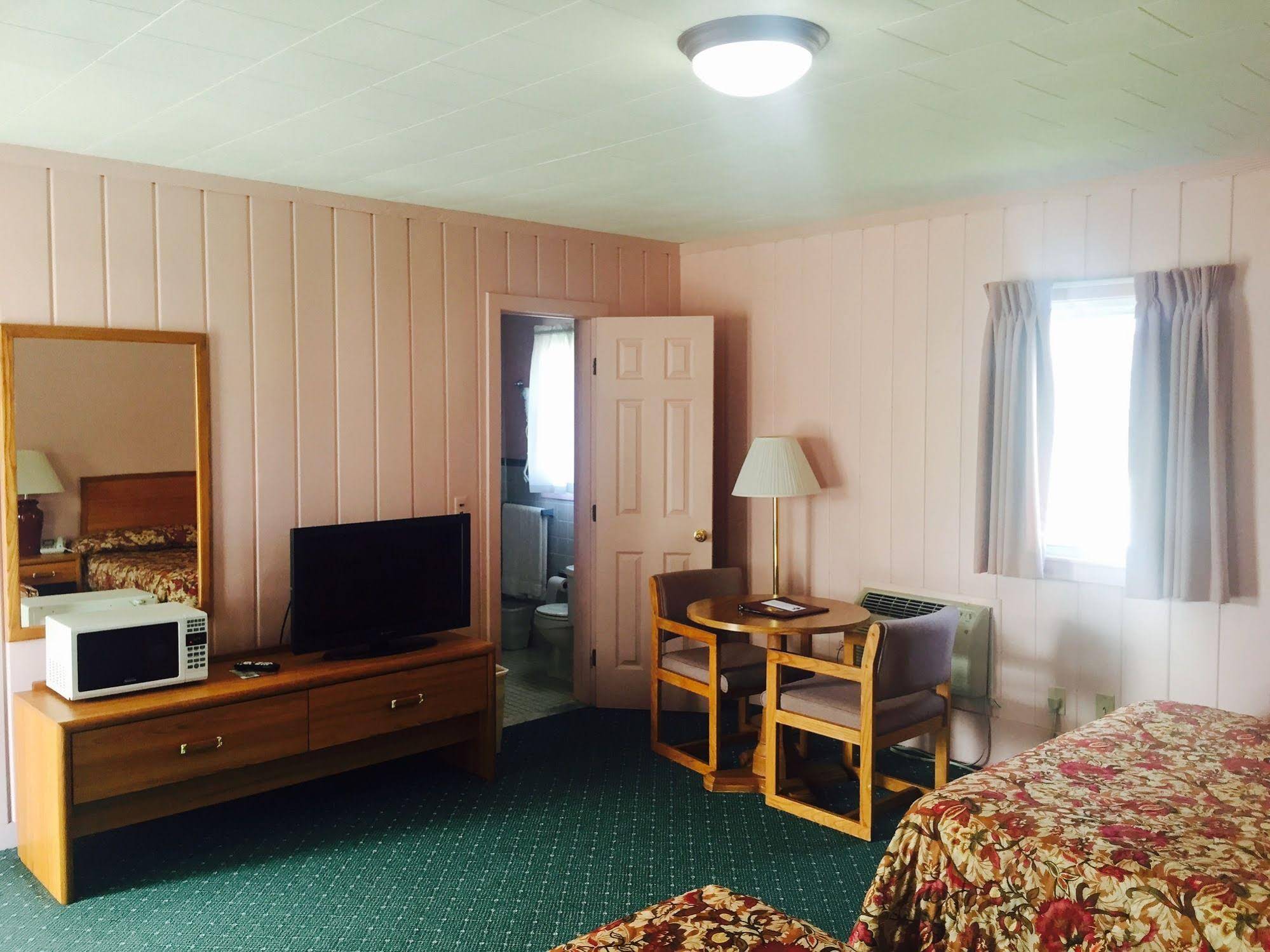 Rainbow Motel