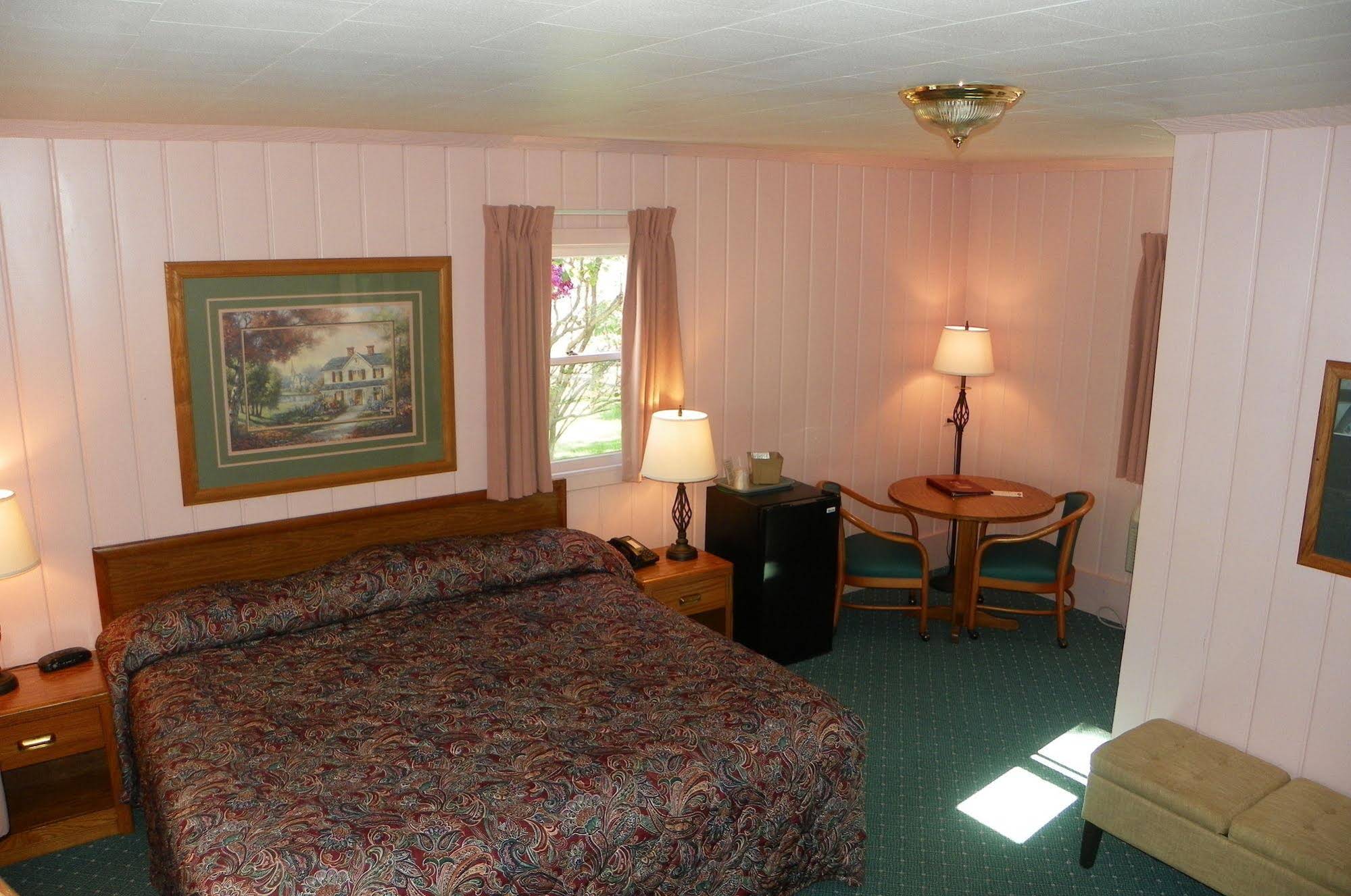 Rainbow Motel