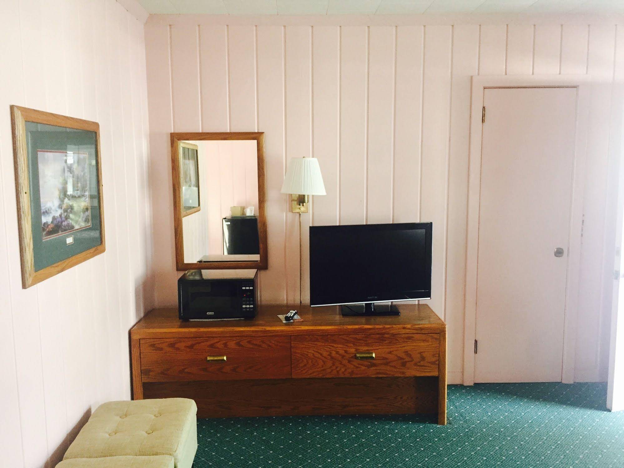 Rainbow Motel