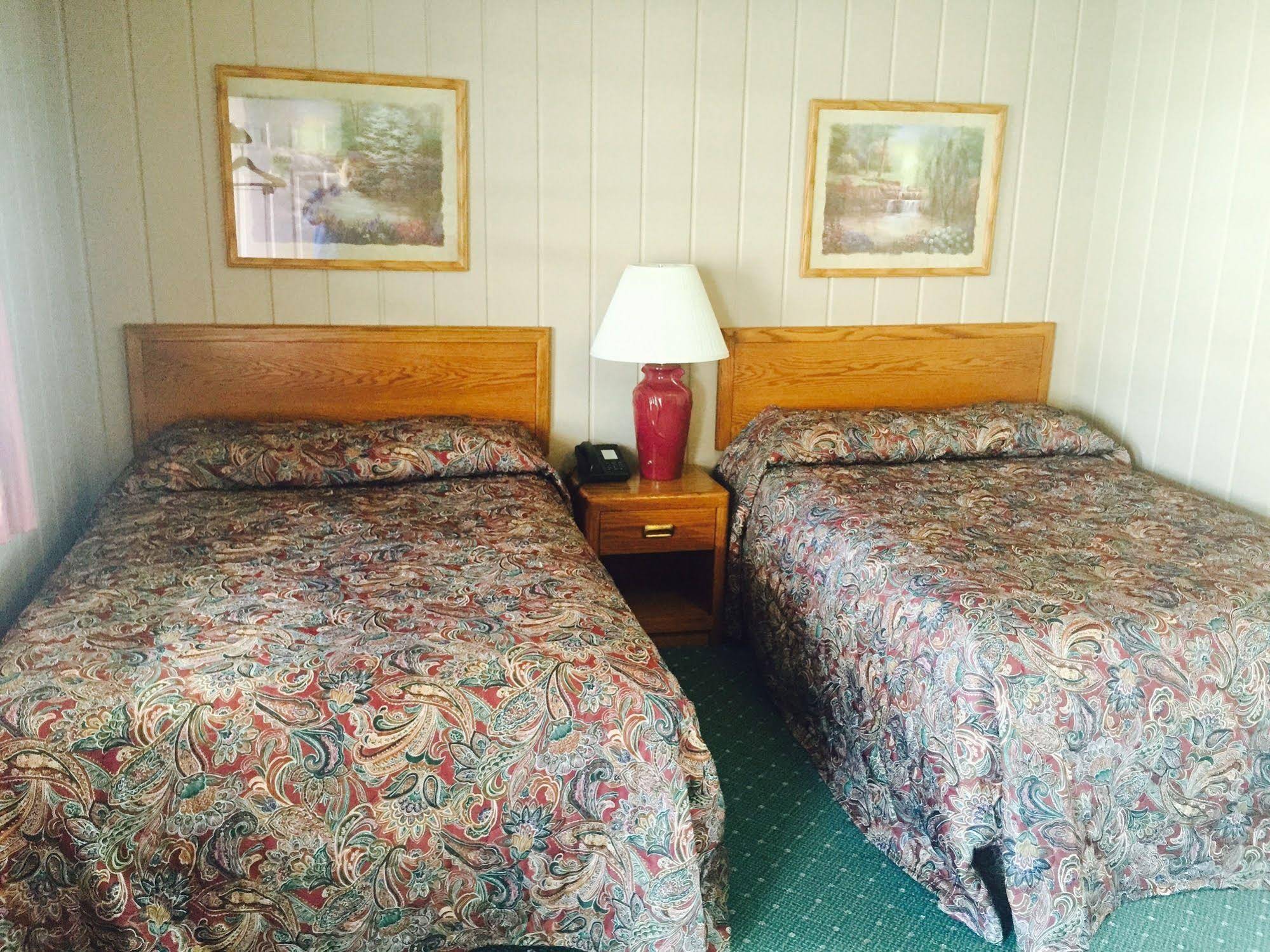 Rainbow Motel